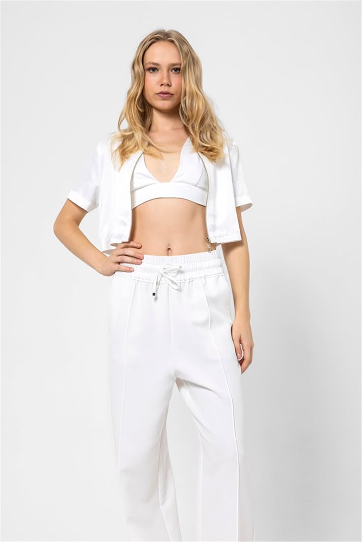 White Top Short Sleeves With Zipper To Close