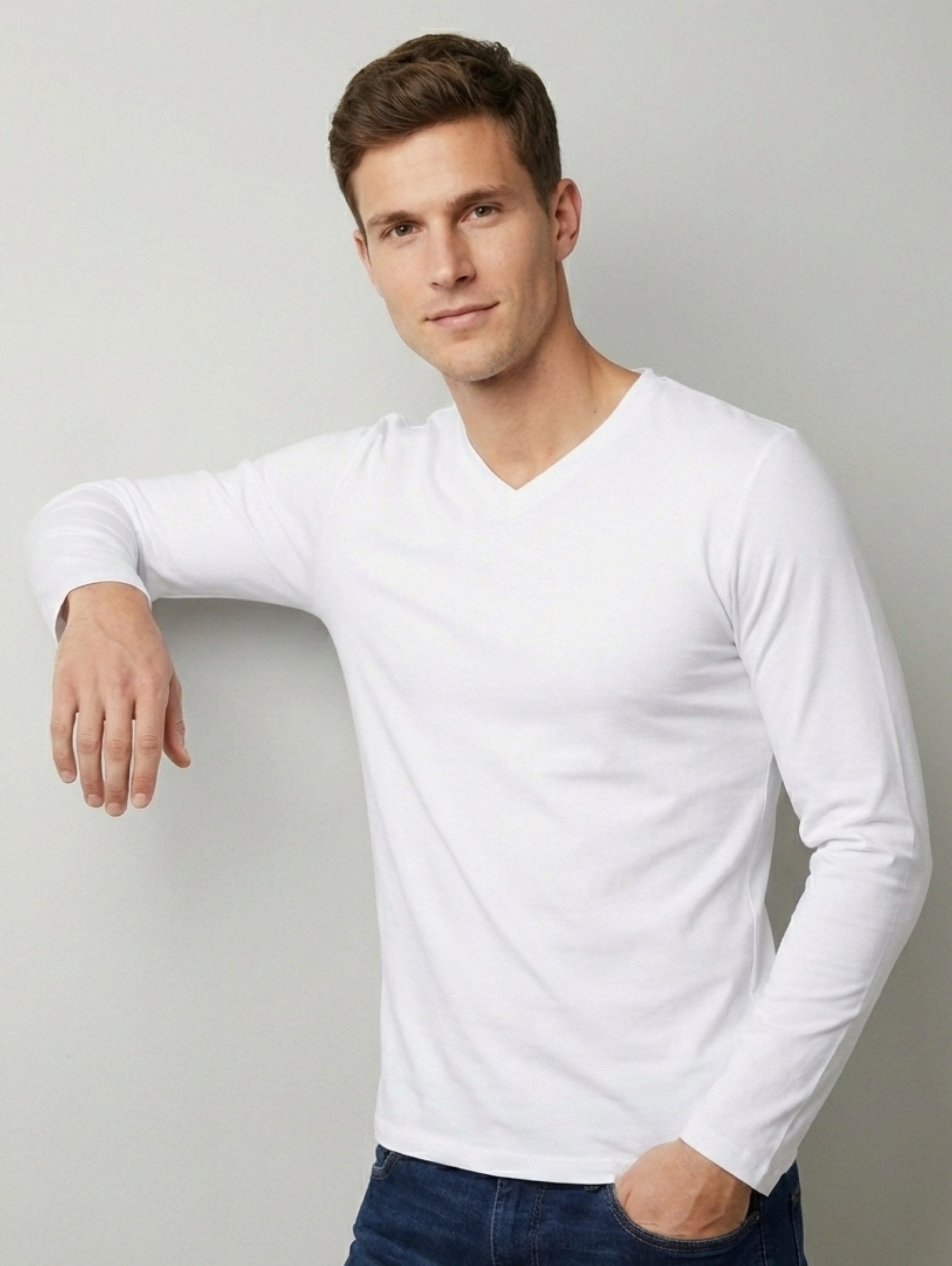 Jack Dapper Long Sleeved White Basic V-Neck