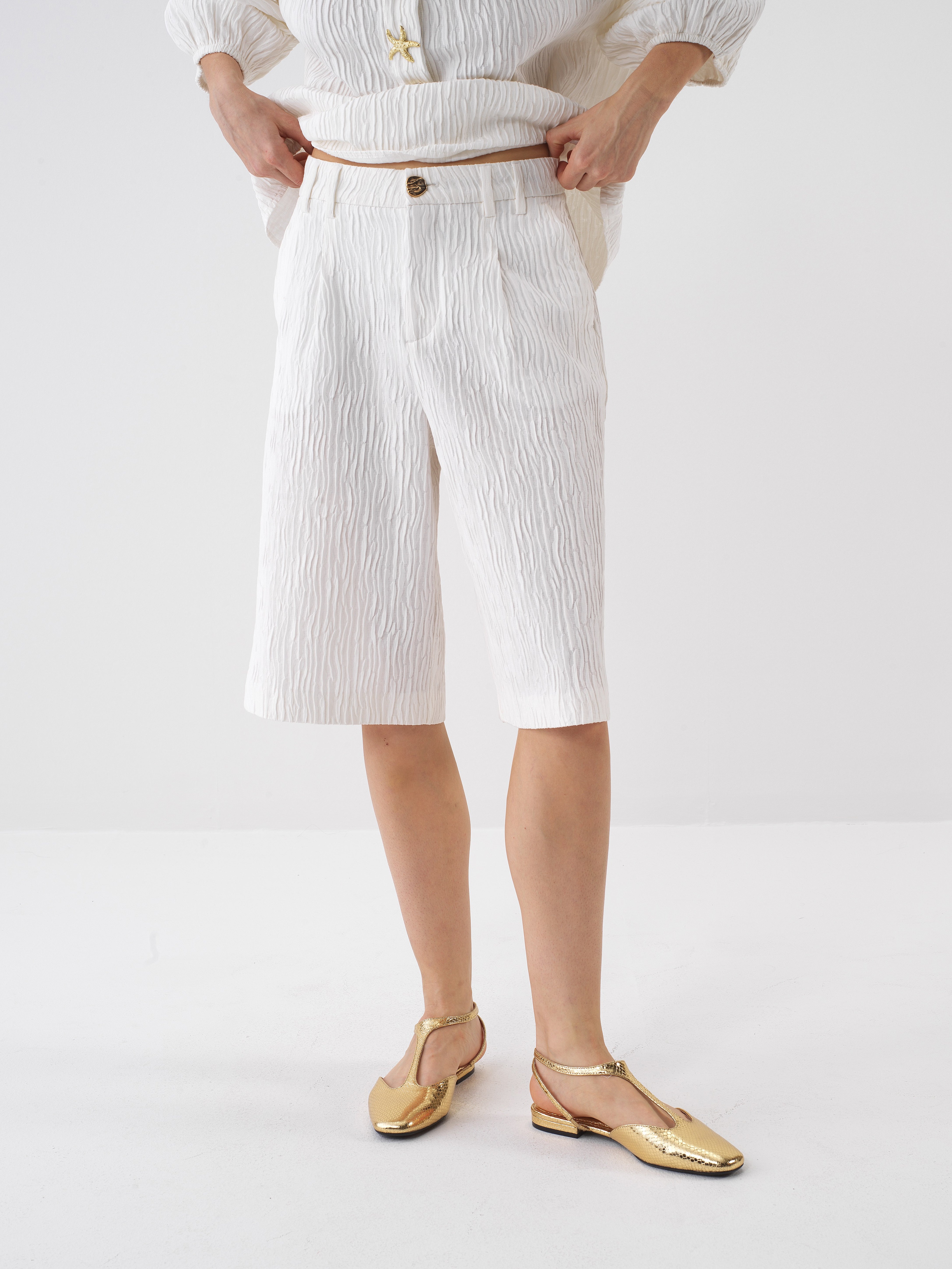 Xint Oversized Off White Cotton Short