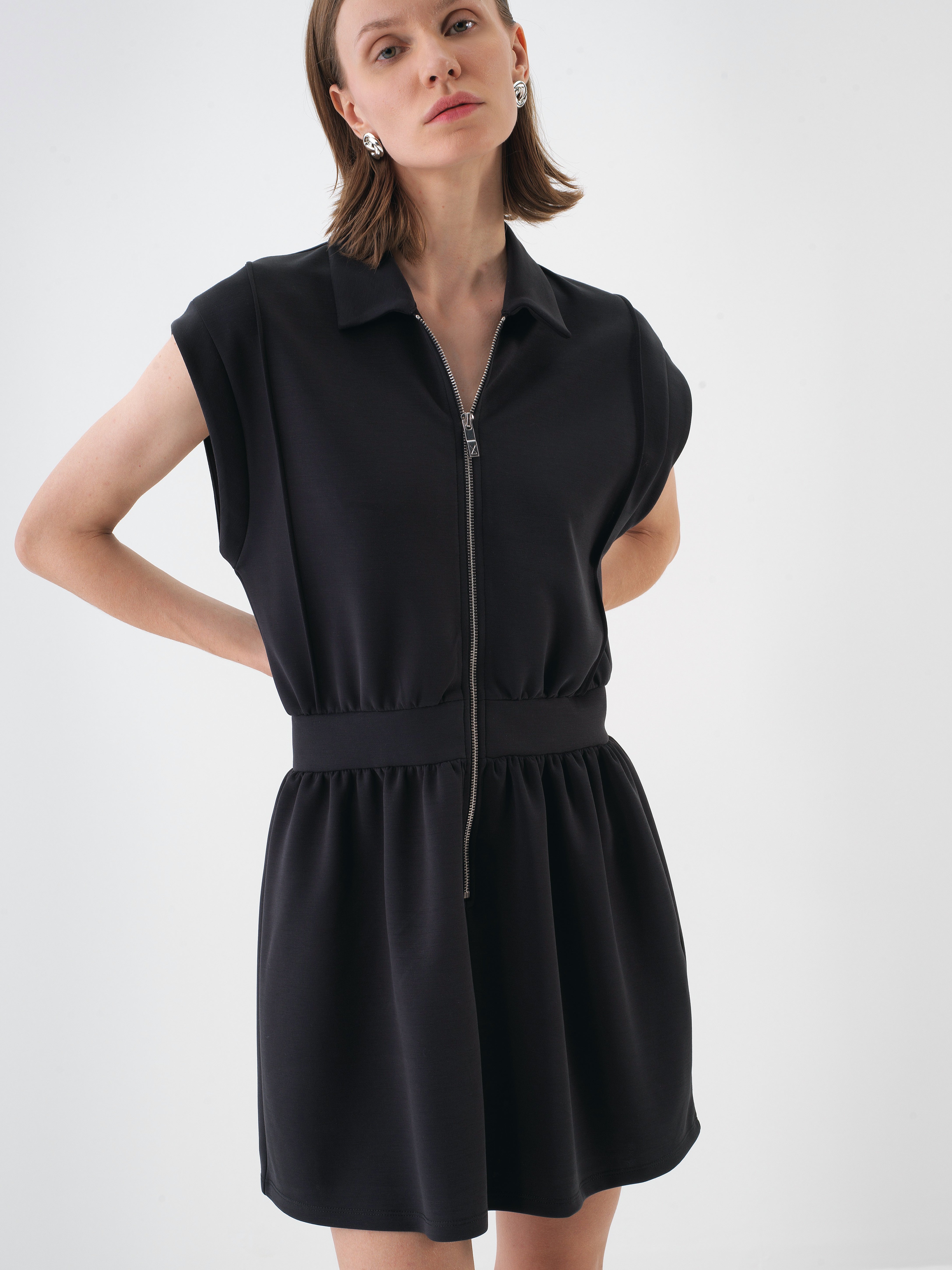 Xint Regular Fit Black Dress With Zipper