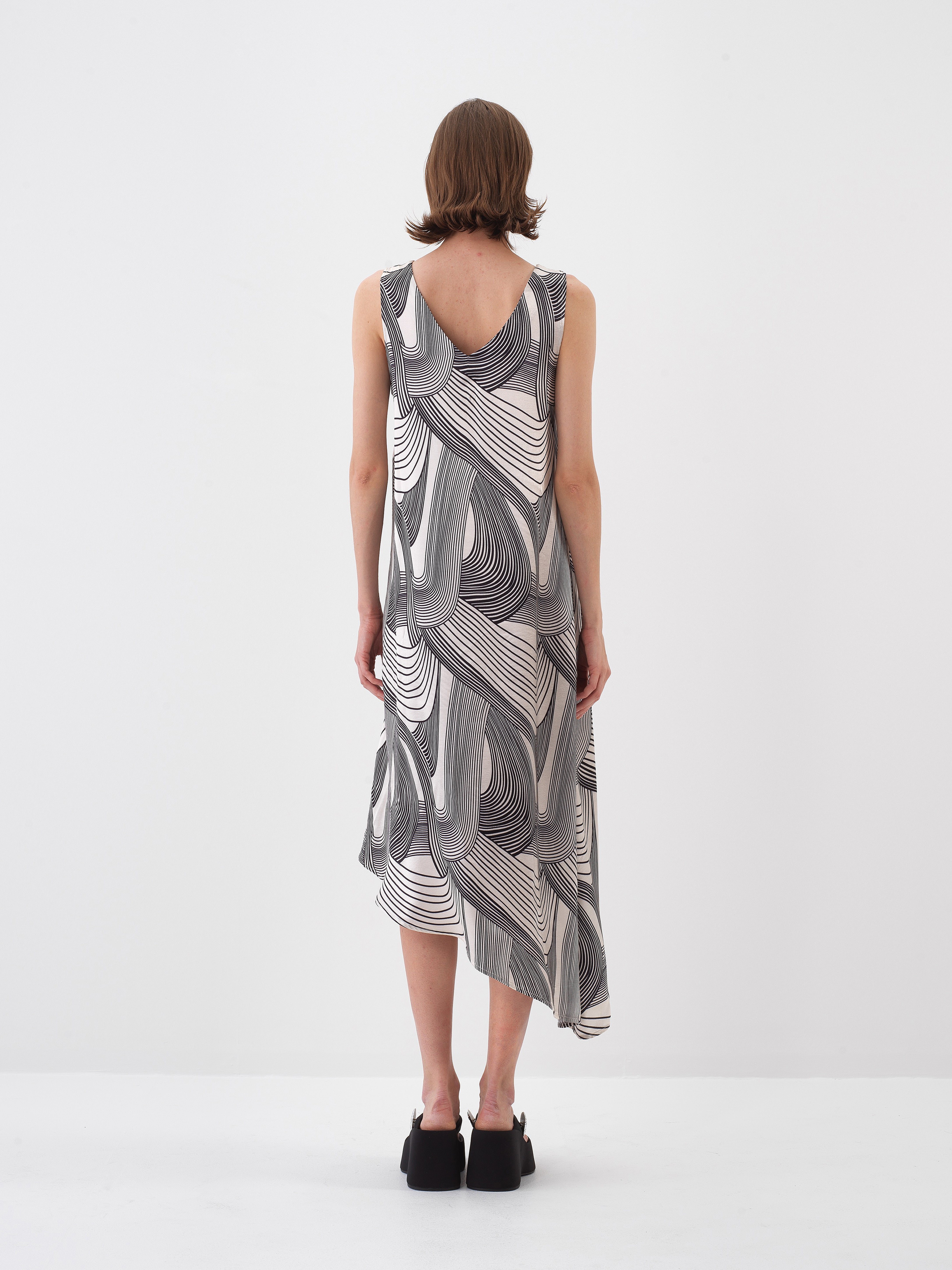 Xint Black Printed Dress With A Unique Ring On The Shoulder
