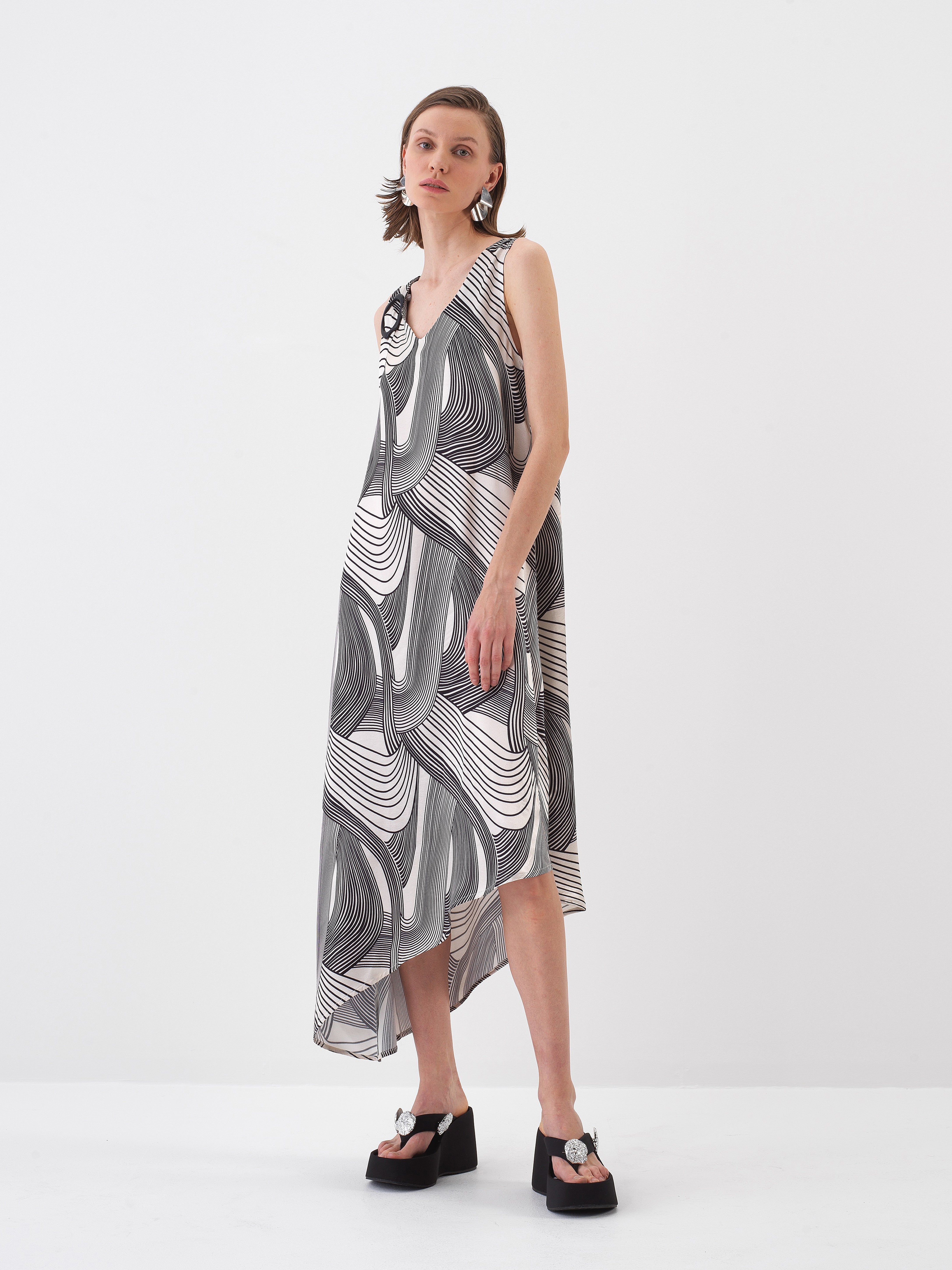 Xint Black Printed Dress With A Unique Ring On The Shoulder