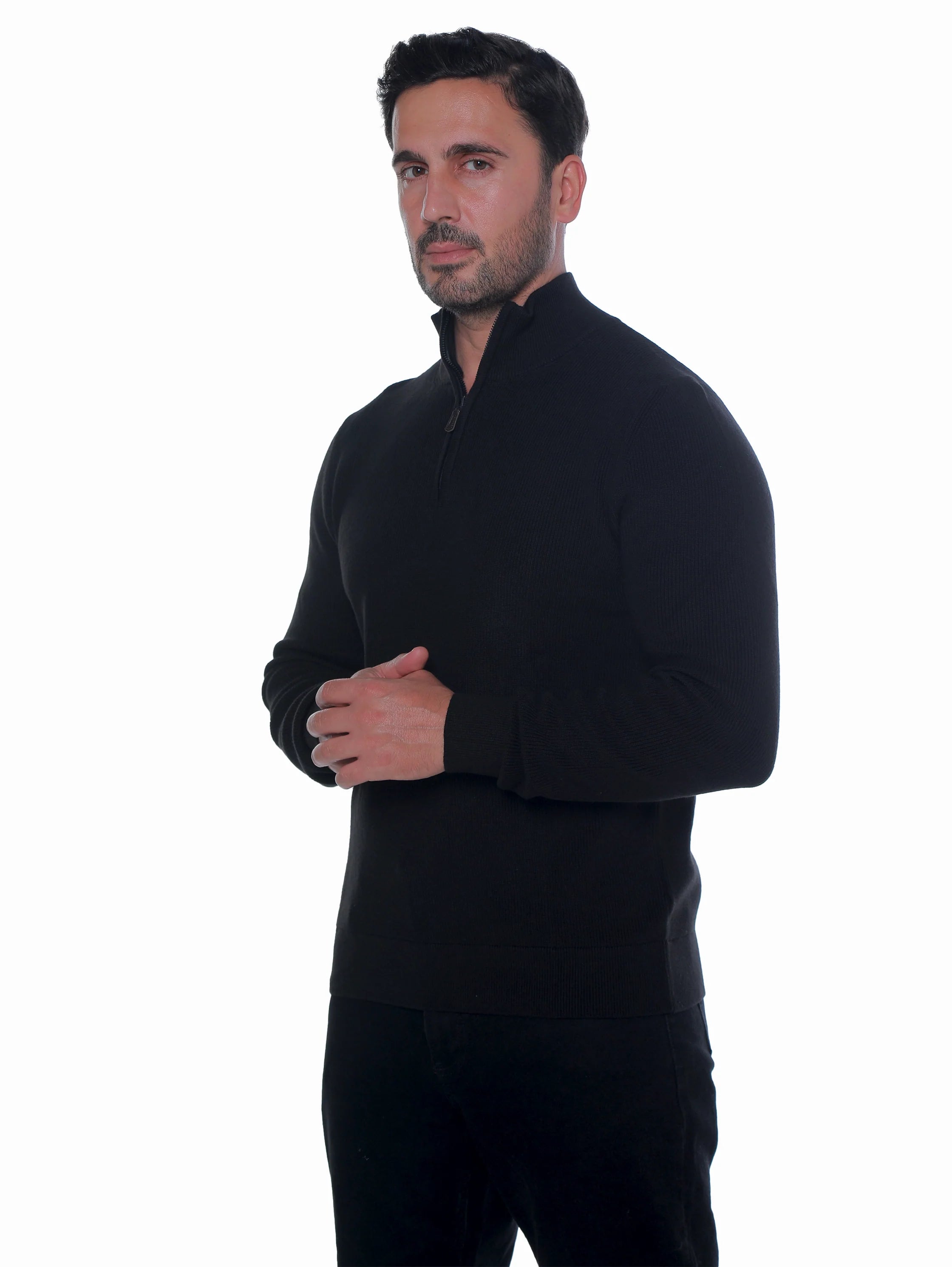 Long Sleeved Black Pullover With Thin Ribbed Design