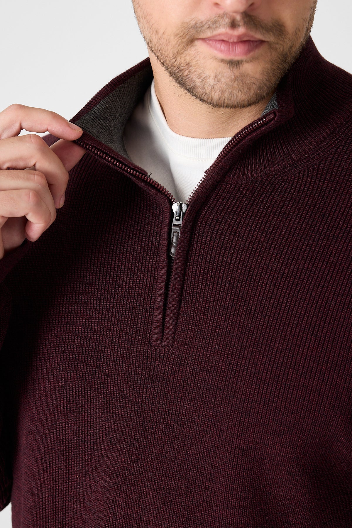 Casual Bordo Quarter Zip Pullover With Contrast Collar Accent