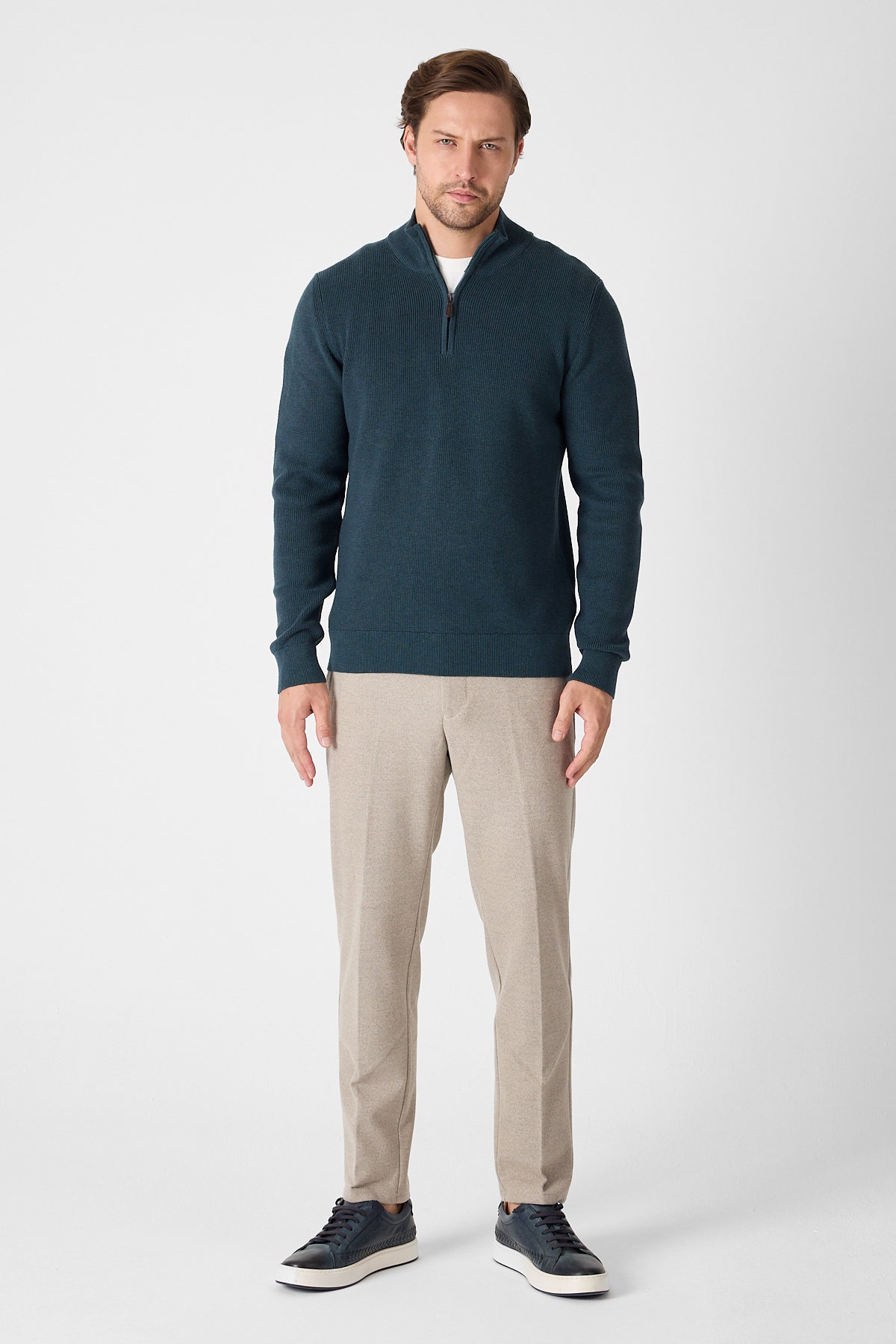 Casual Dark Green Quarter Zip Pullover With Contrast Collar Accent