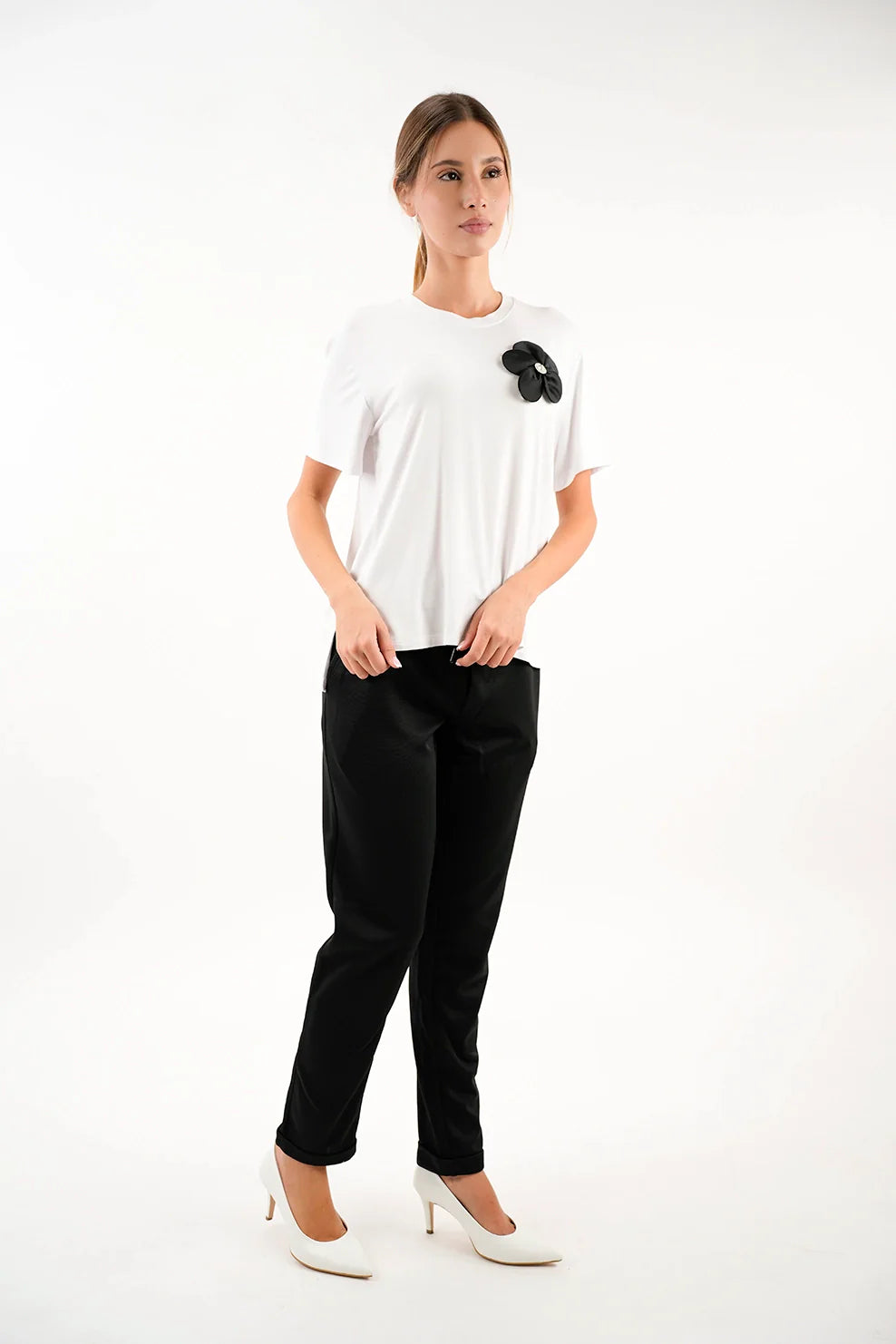 Short Sleeve White T-shirt With Flower Design