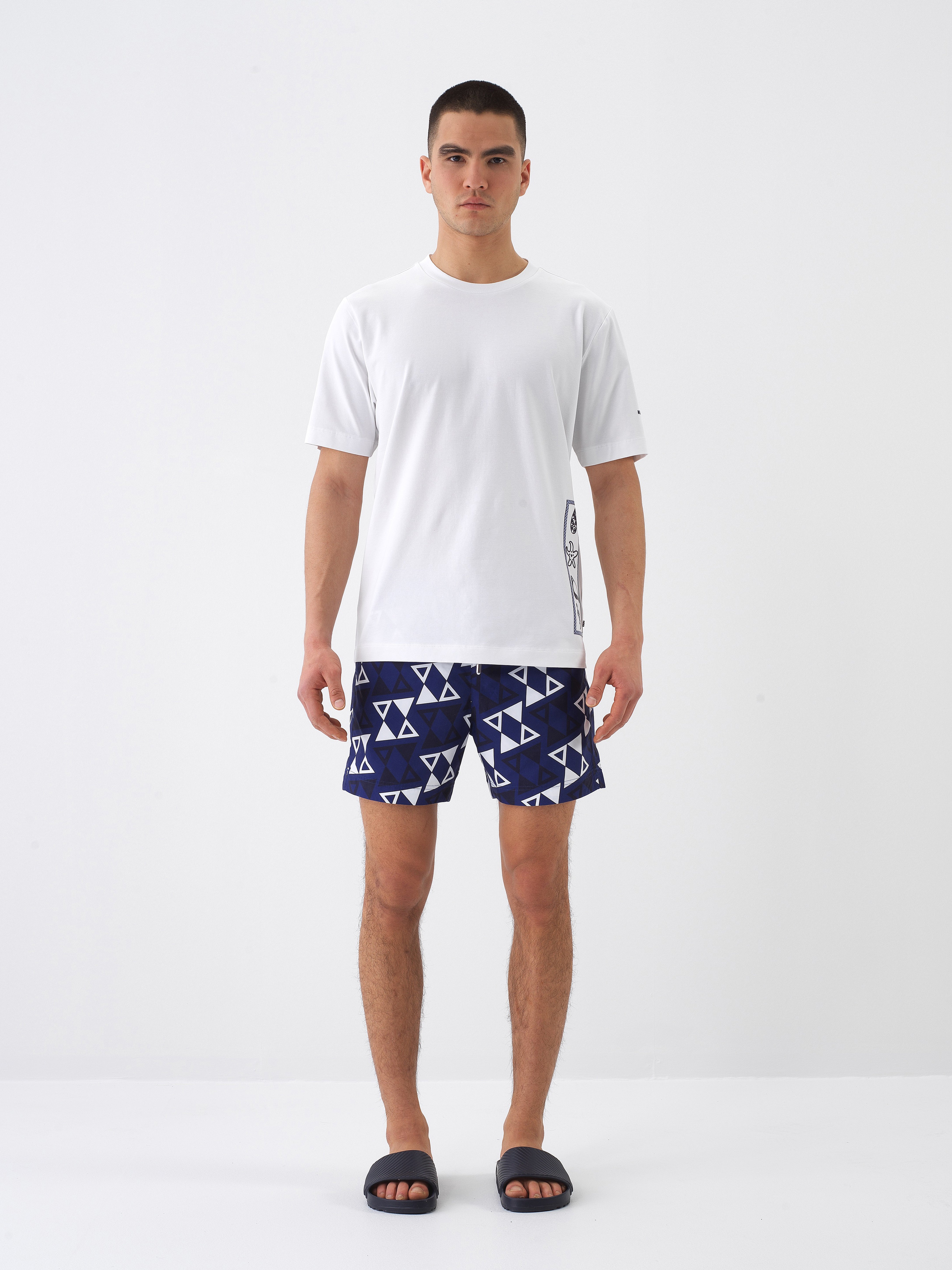 Xint White T-shirt With Side Logo Design