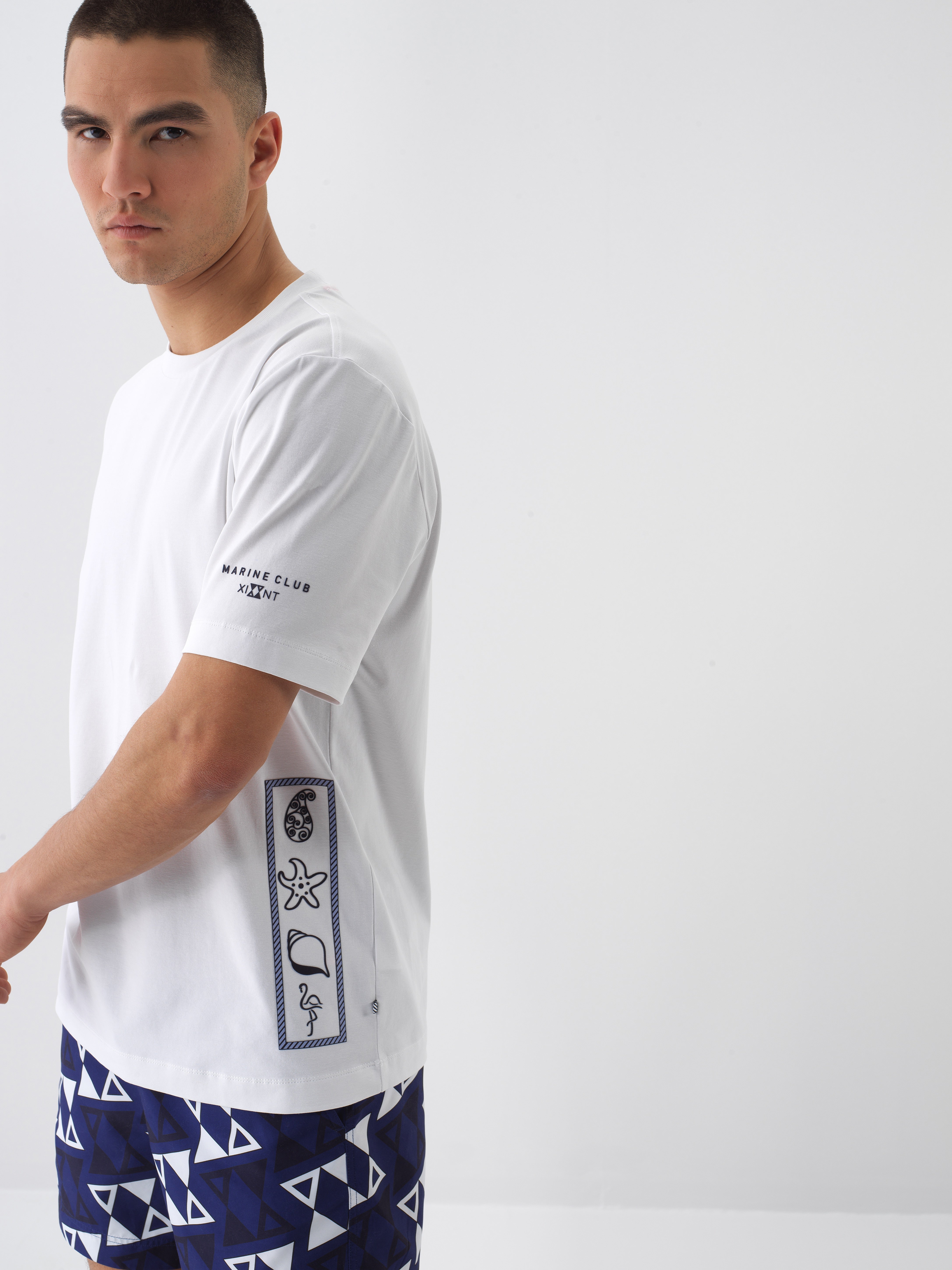 Xint White T-shirt With Side Logo Design