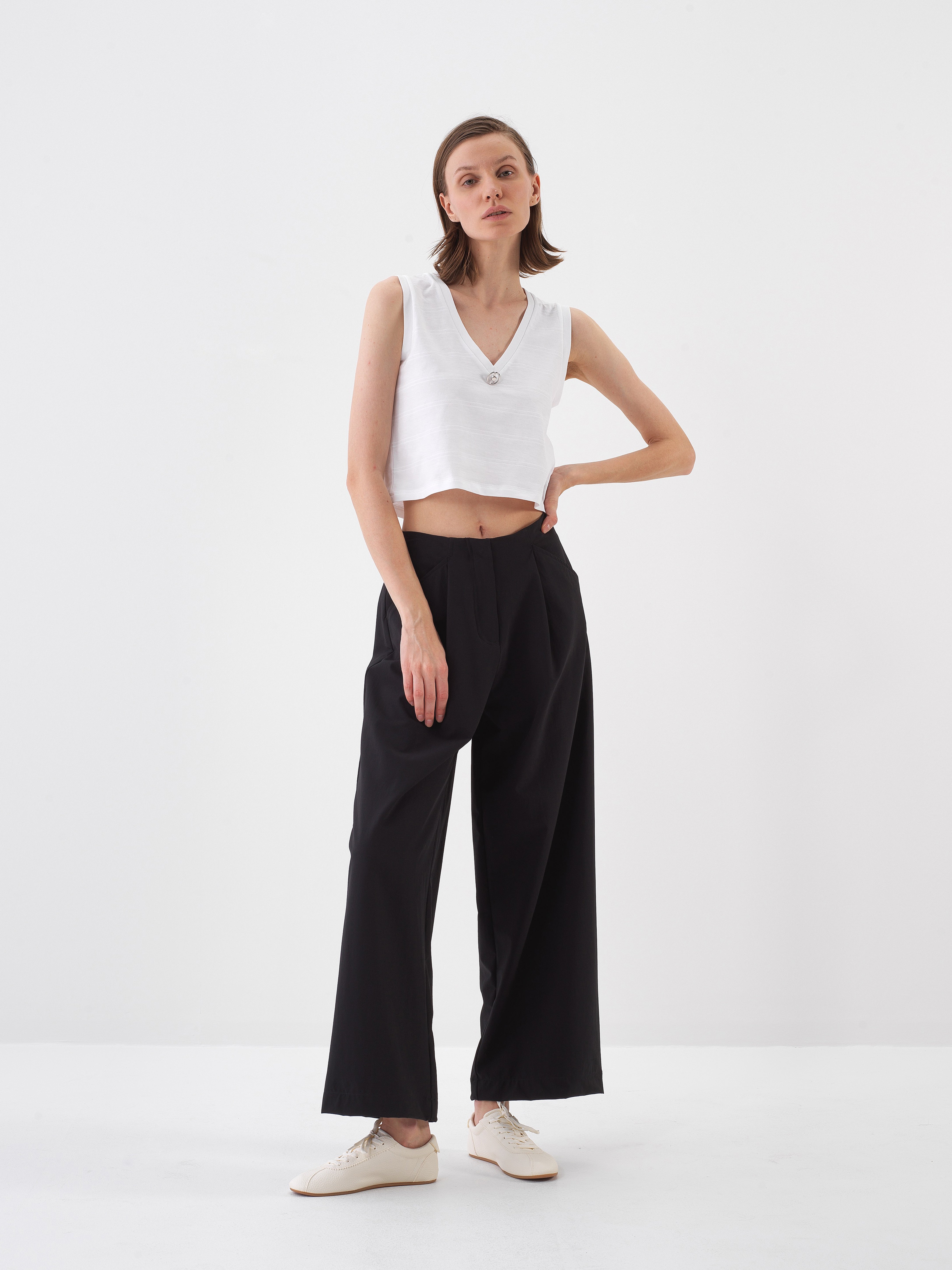 Xint White Slim Fit Cotton Basic Top