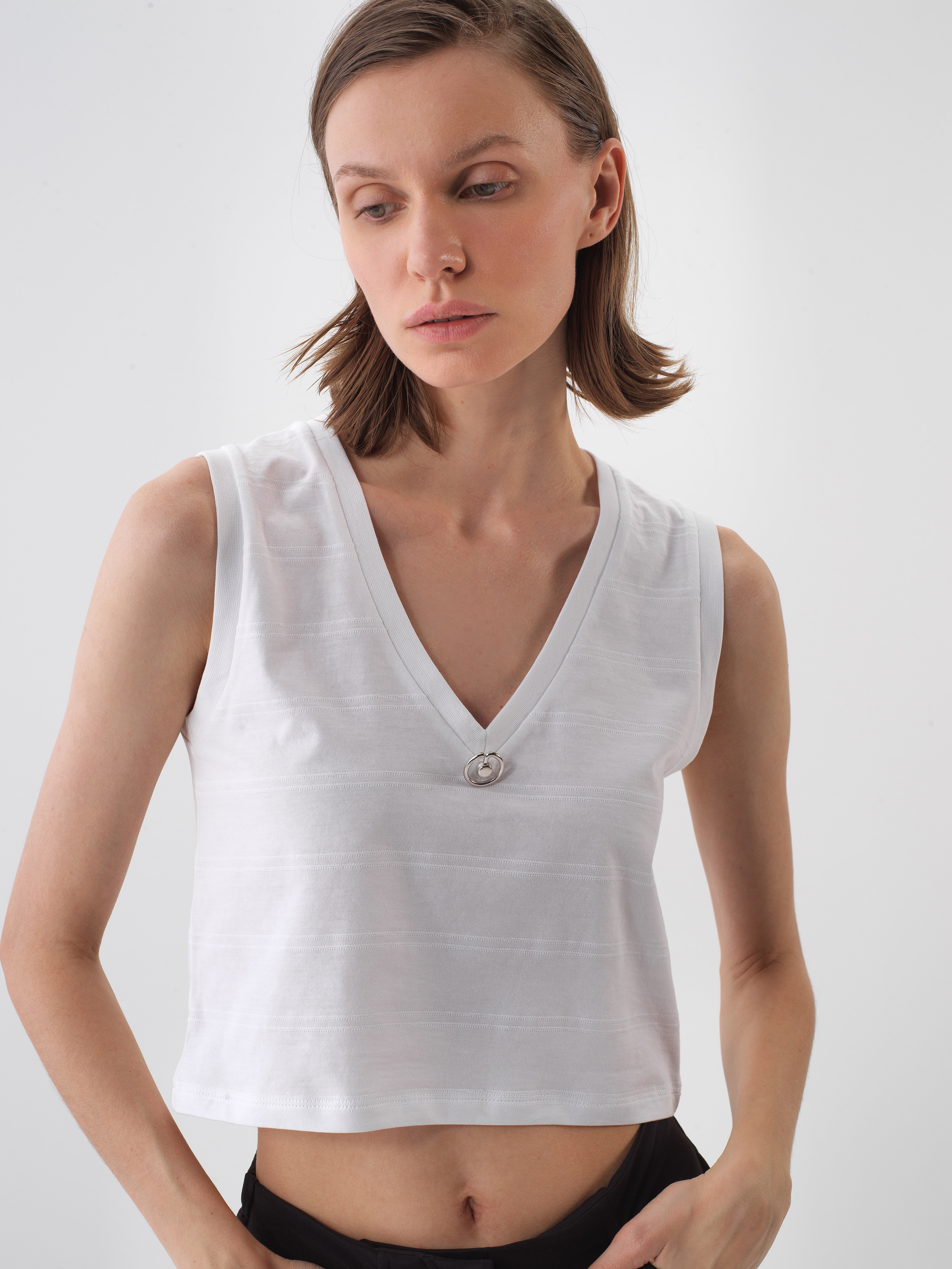 Xint White Slim Fit Cotton Basic Top