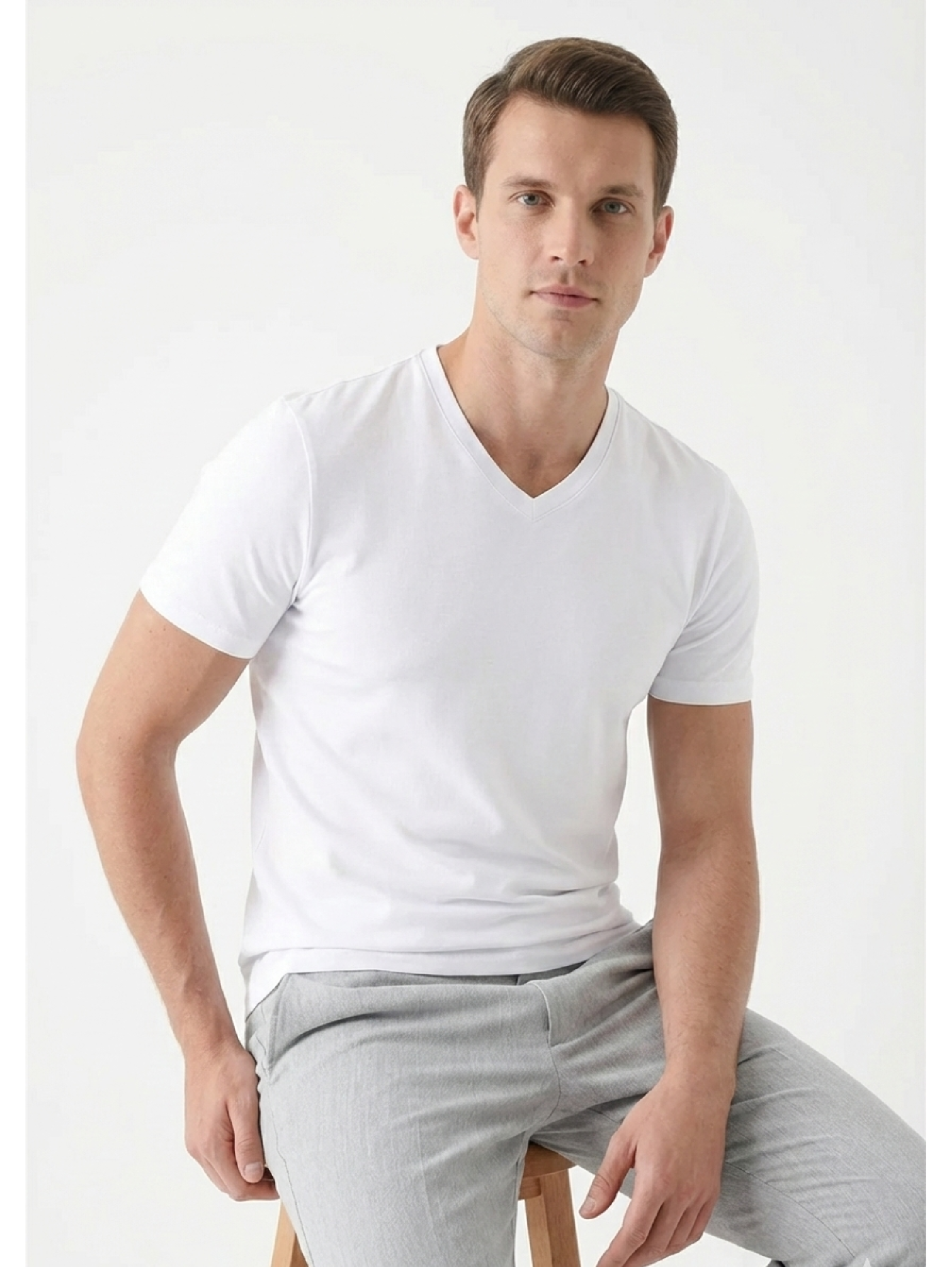 White Jack Dapper Short Sleeved White Basic T-shirt With V-neck