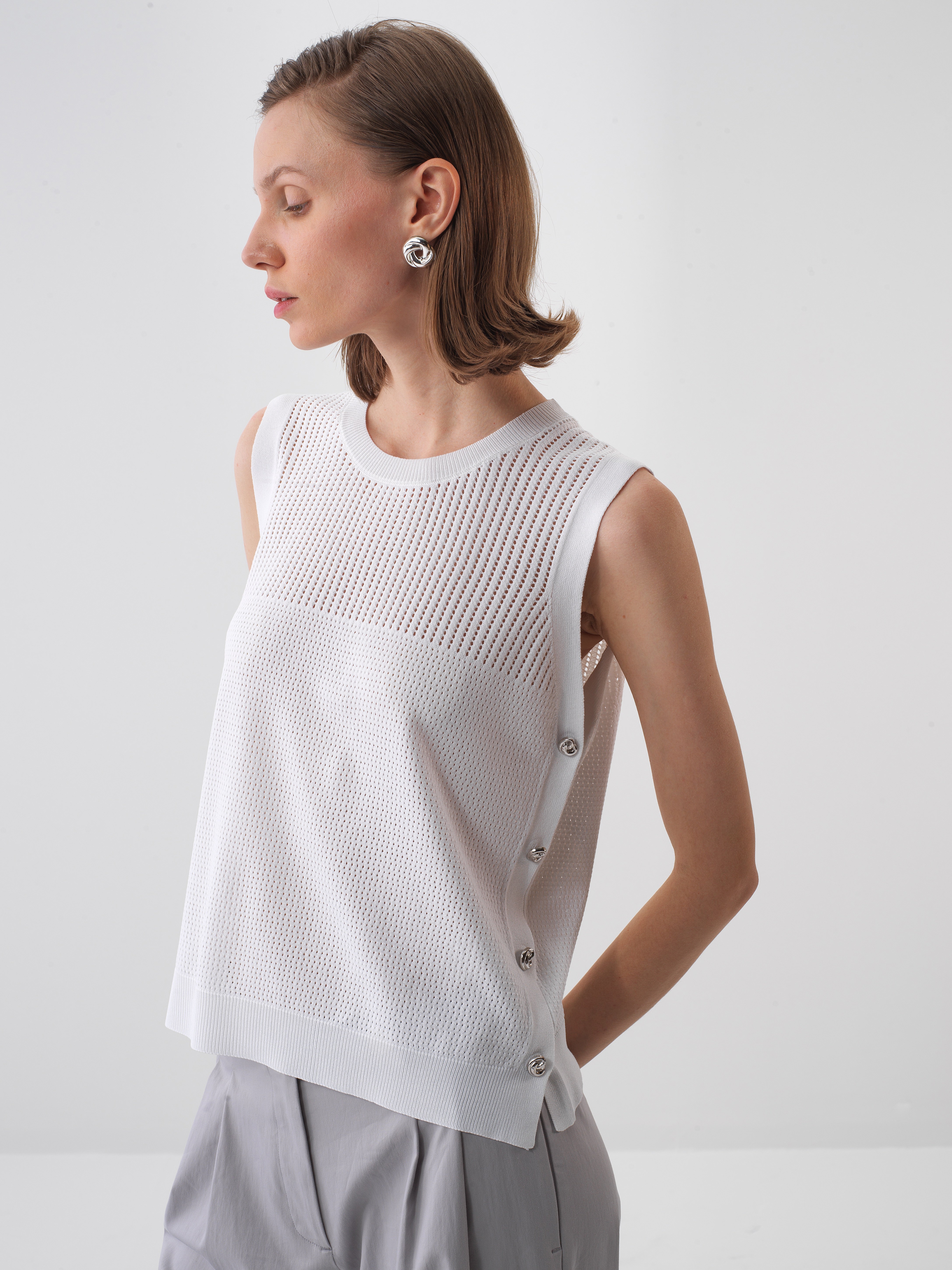 Xint White Top