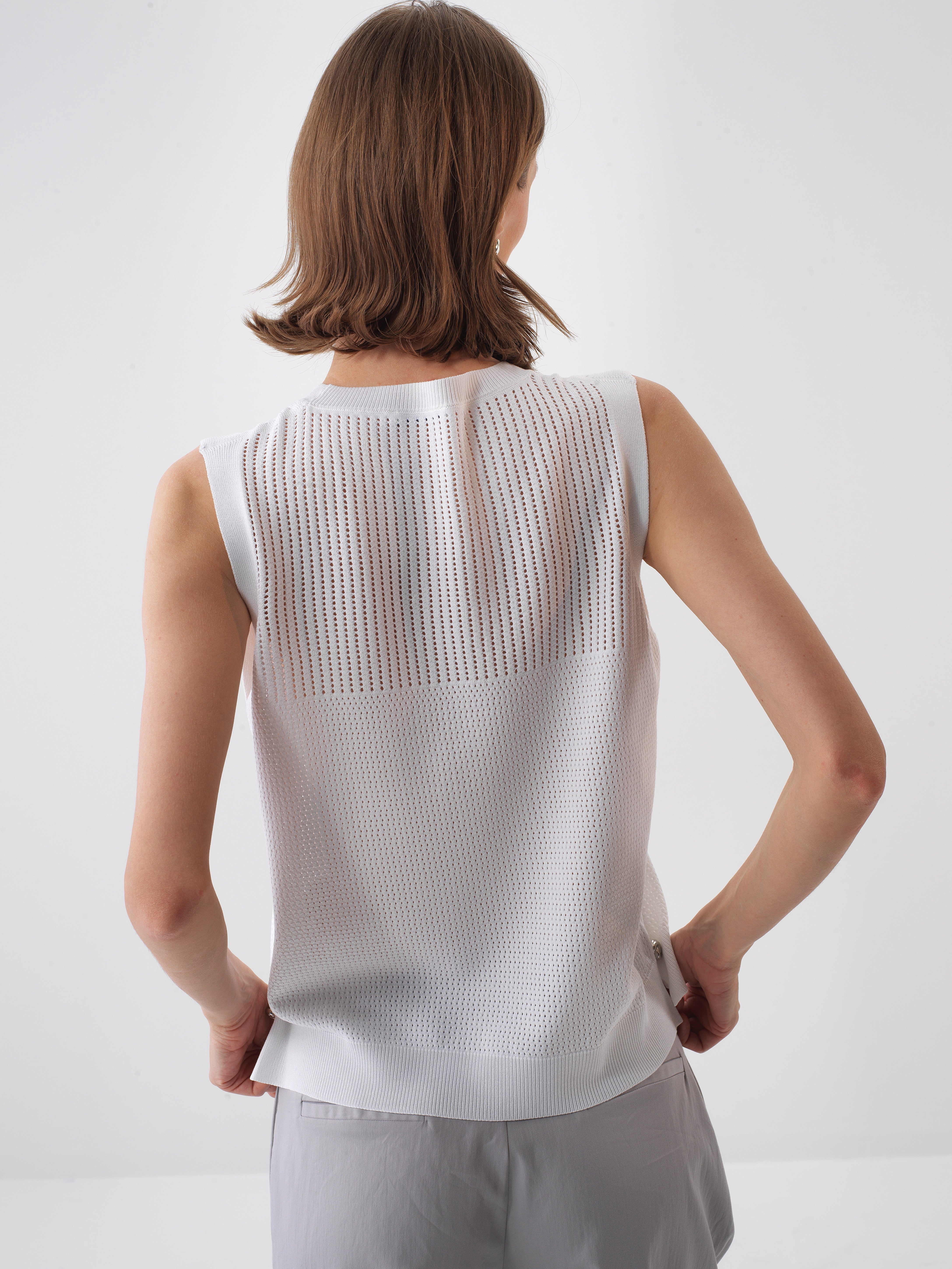 Xint White Top