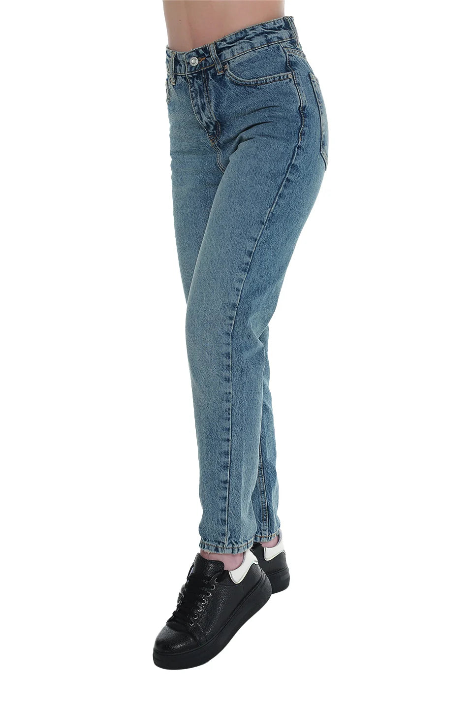 Light Blue Mom Fit Jeans With Zipper To Close