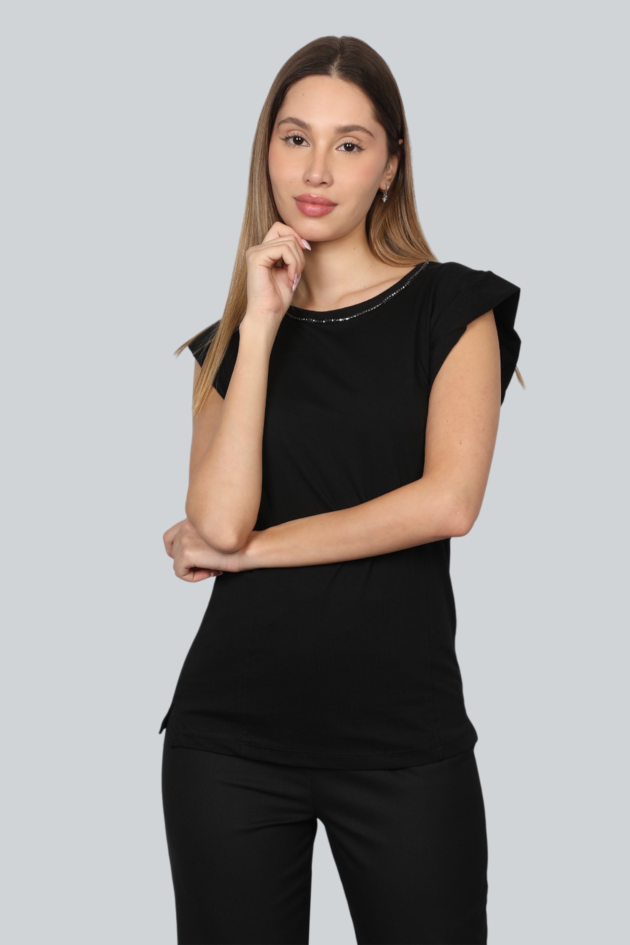 Women Black T-shirt With Simple Neck Design