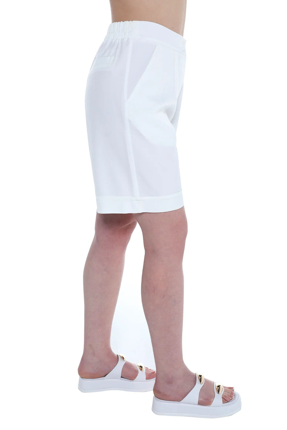 White Simple Short With Side Pockets