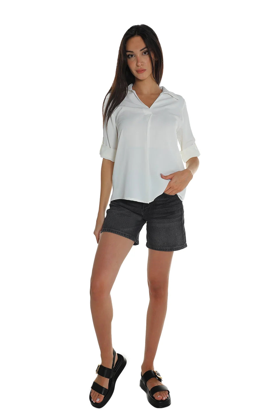 White Casual Shirt With Button To Close