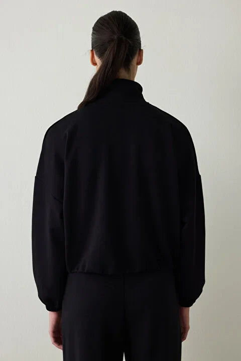 Penti Black Silky Feel High Collar Crop Sweater