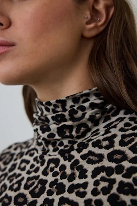 Penti Leopard Patterned Half Turtleneck Slim Fit Top