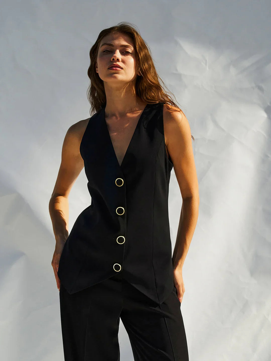 Lefon Buttoned V-Neck Black Vest