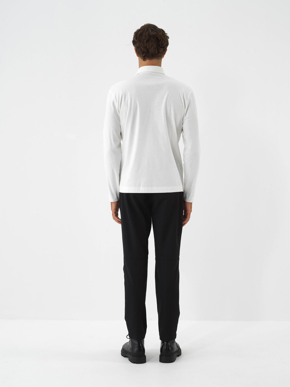 Xint Off.White Textured Regular Fit T-Shirt