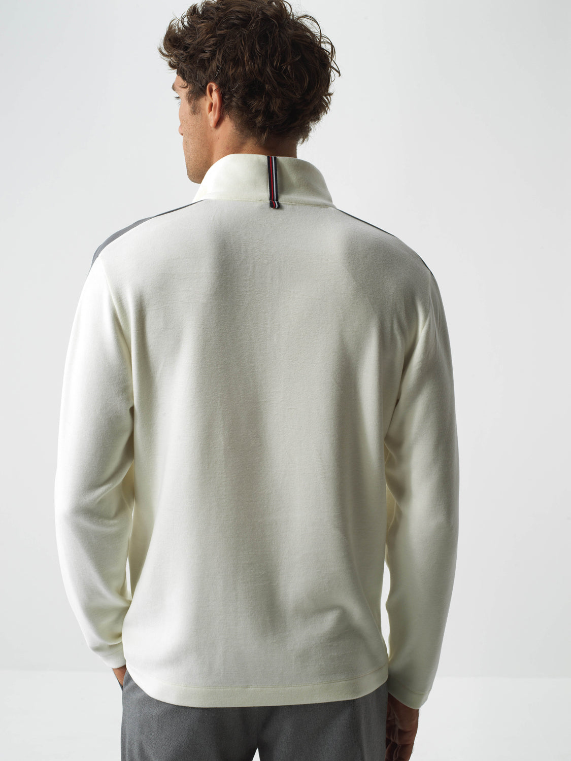 Xint Offwhite Soft Fleece Surface Slim Fit Pullover