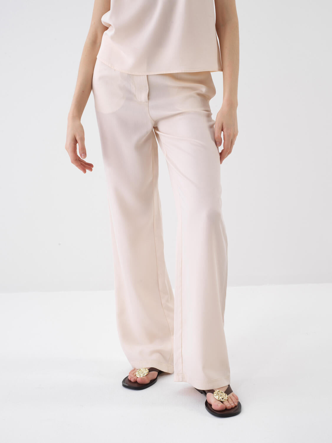 Xint Oversized Beige Pant