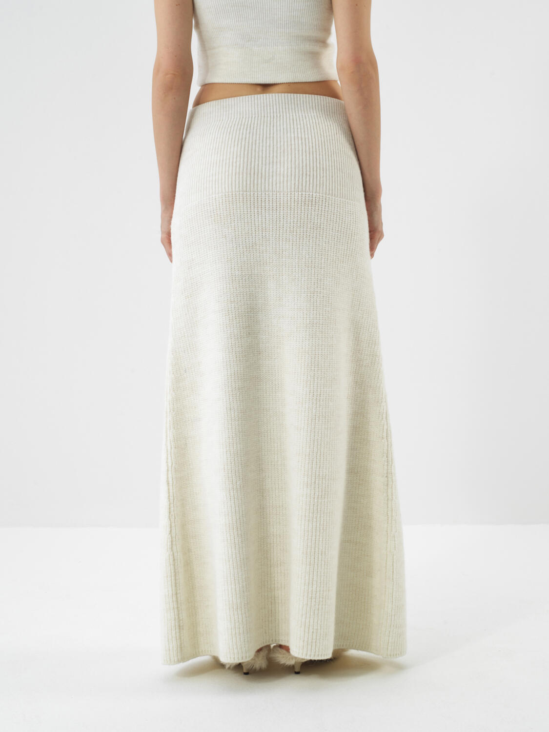 Xint Offwhite Natural Wool Textured Oversize Skirt