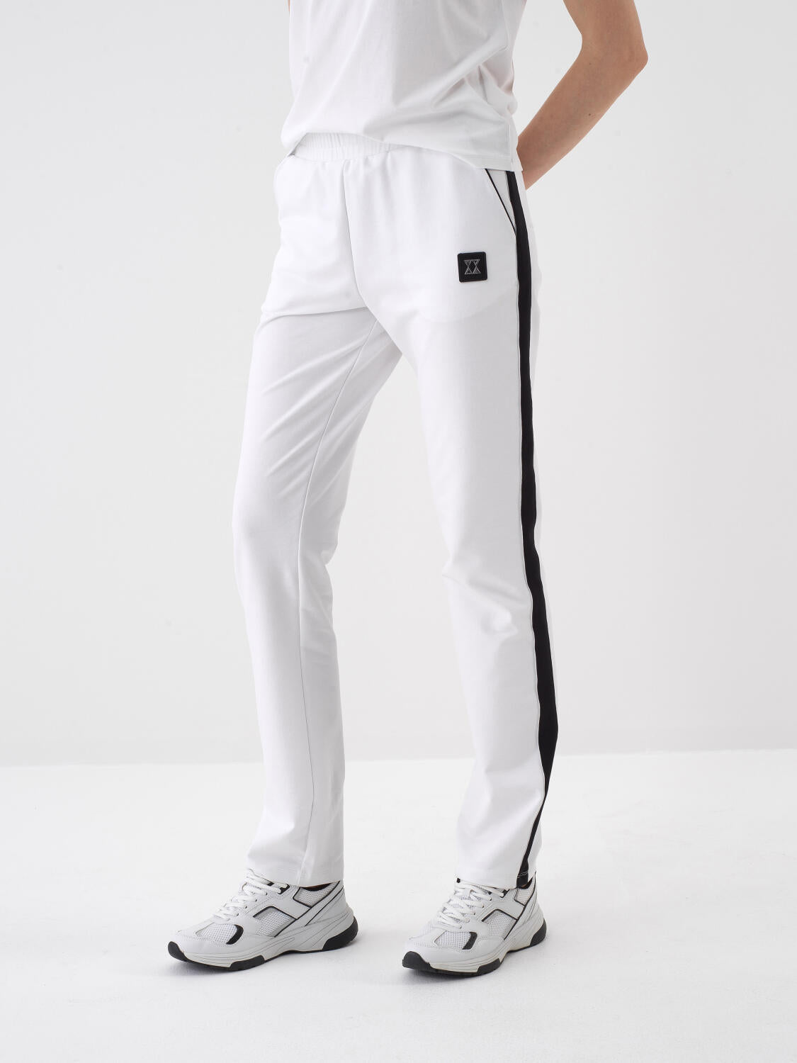 Xint White Regular Fit Cotton Pant