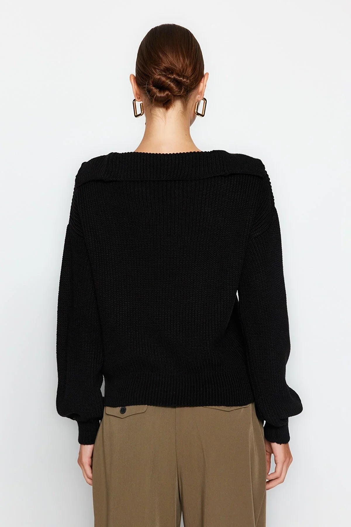 Trendyol Black Off-Shoulder Sweater