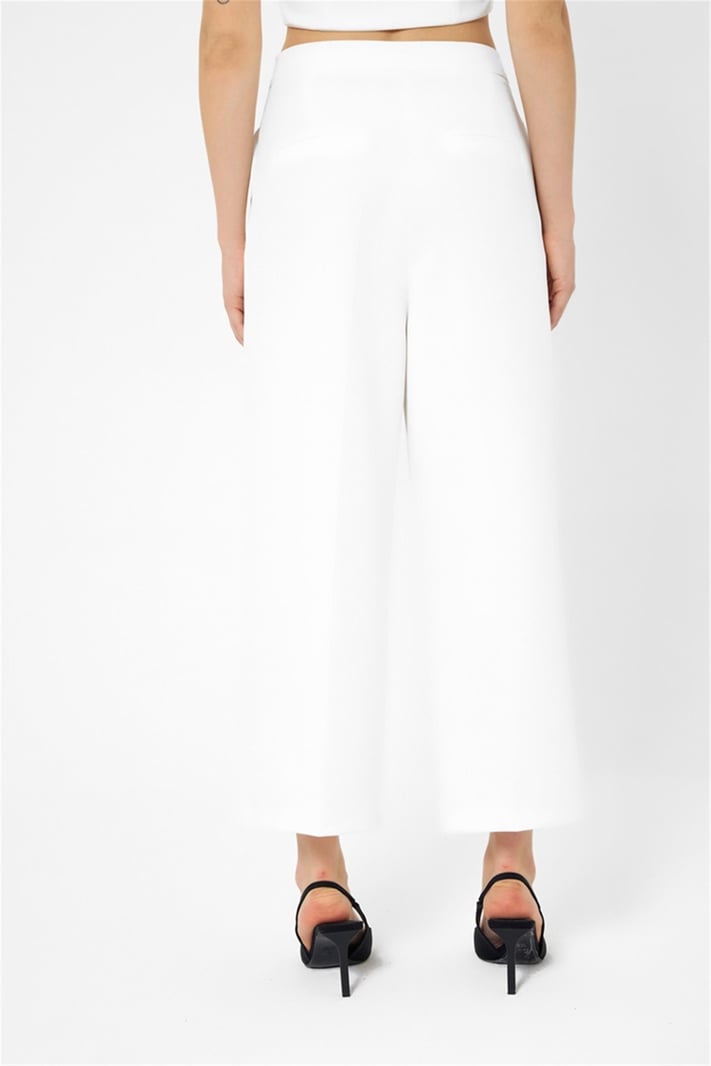 Women White Crop Pants With Side Pockets