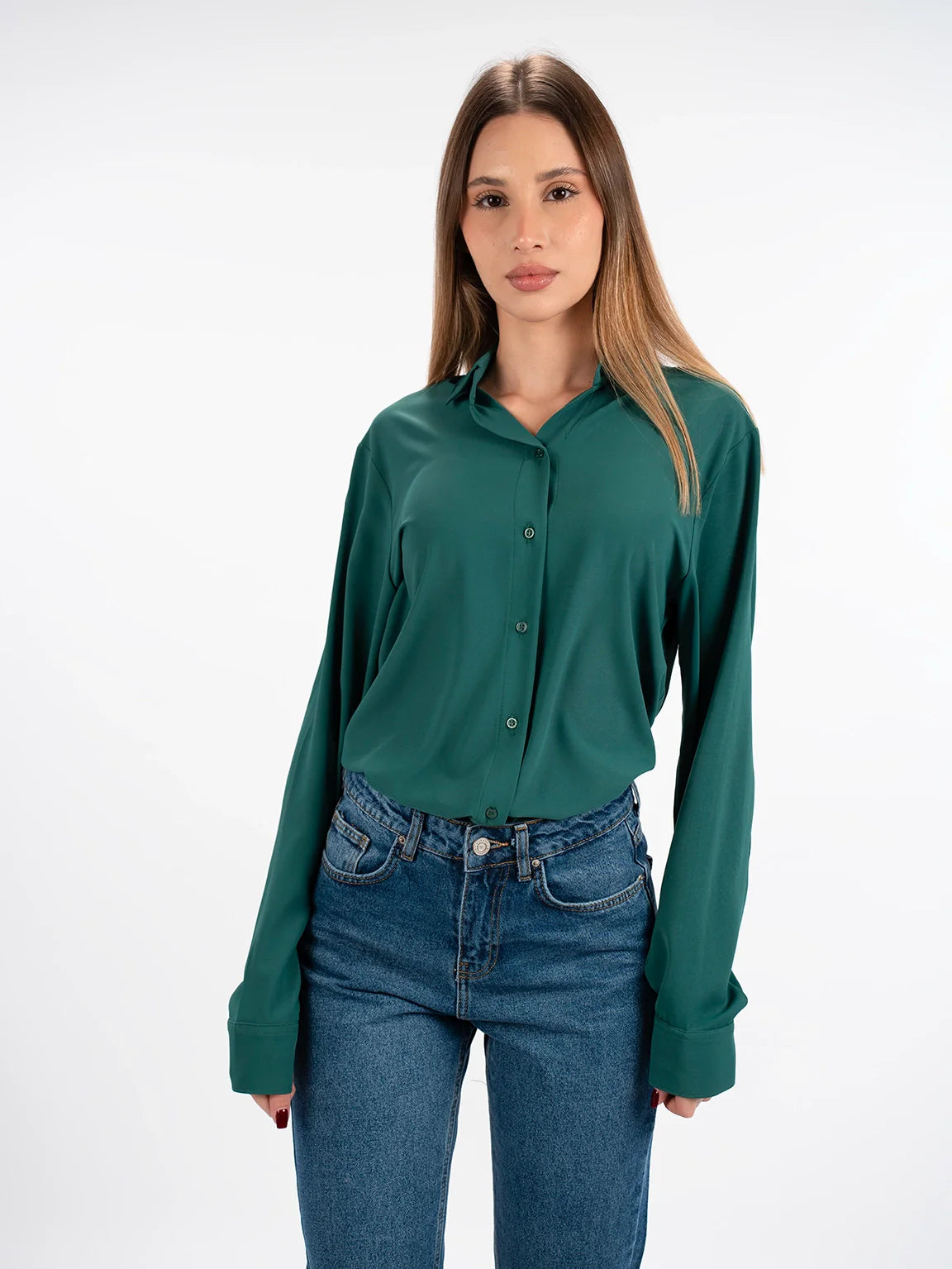 Long Sleeved Green Shirt With Button To Close