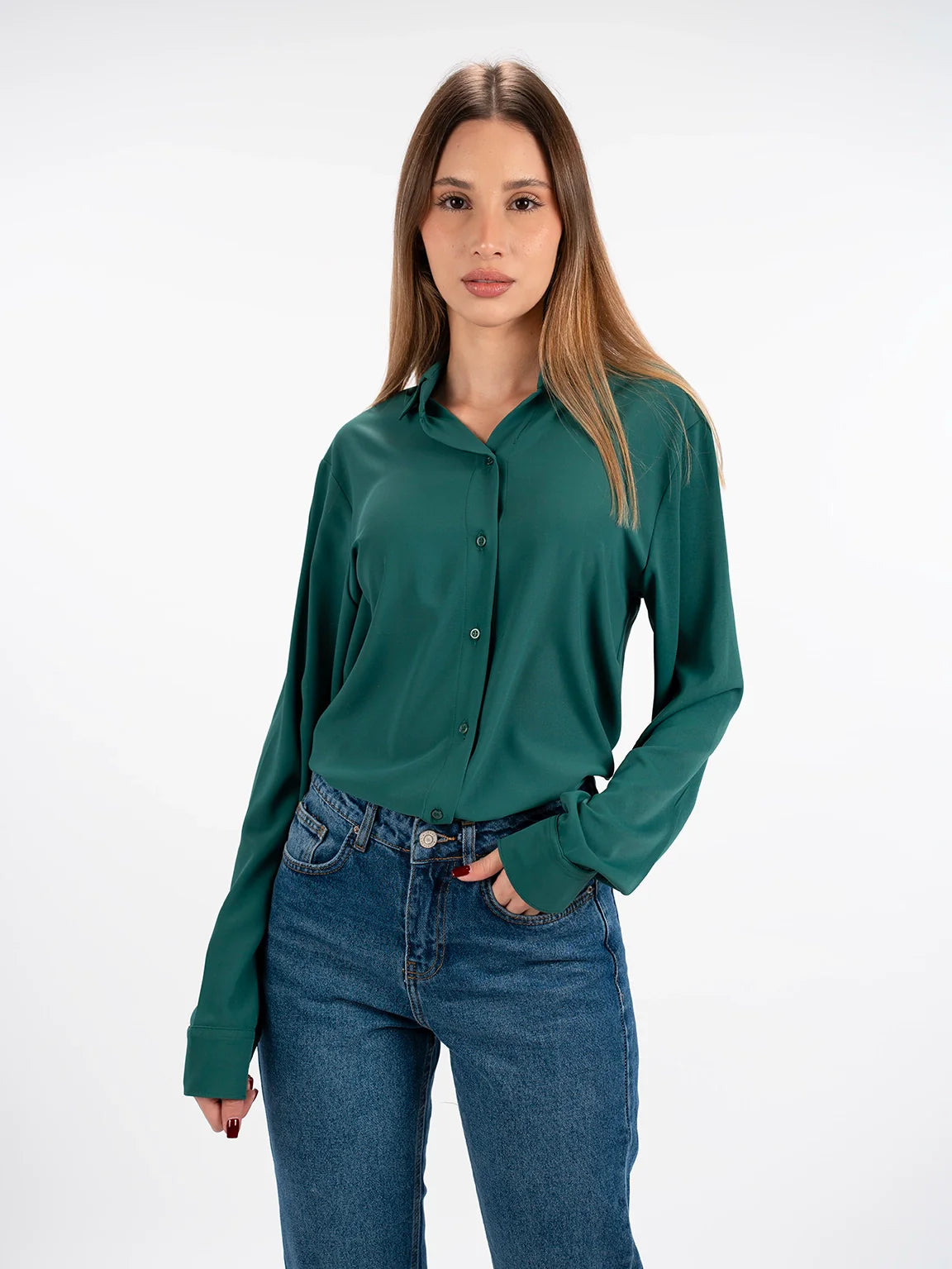 Long Sleeved Green Shirt With Button To Close