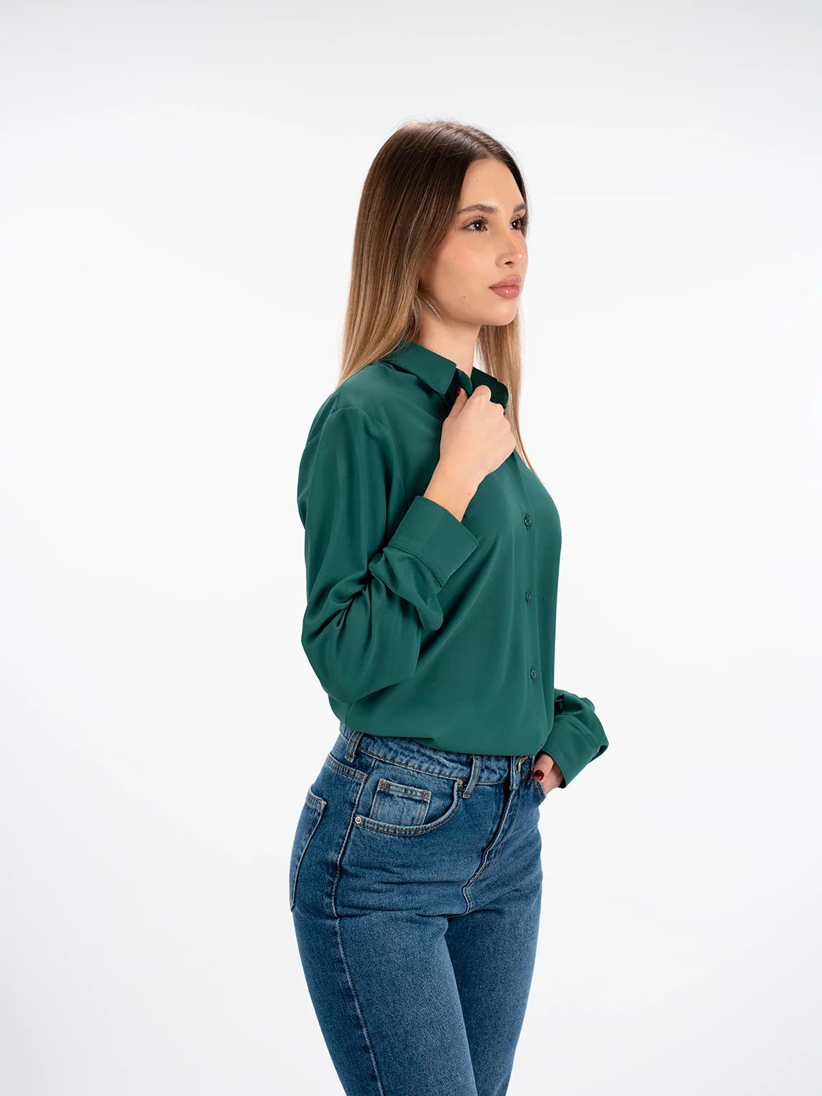 Long Sleeved Green Shirt With Button To Close