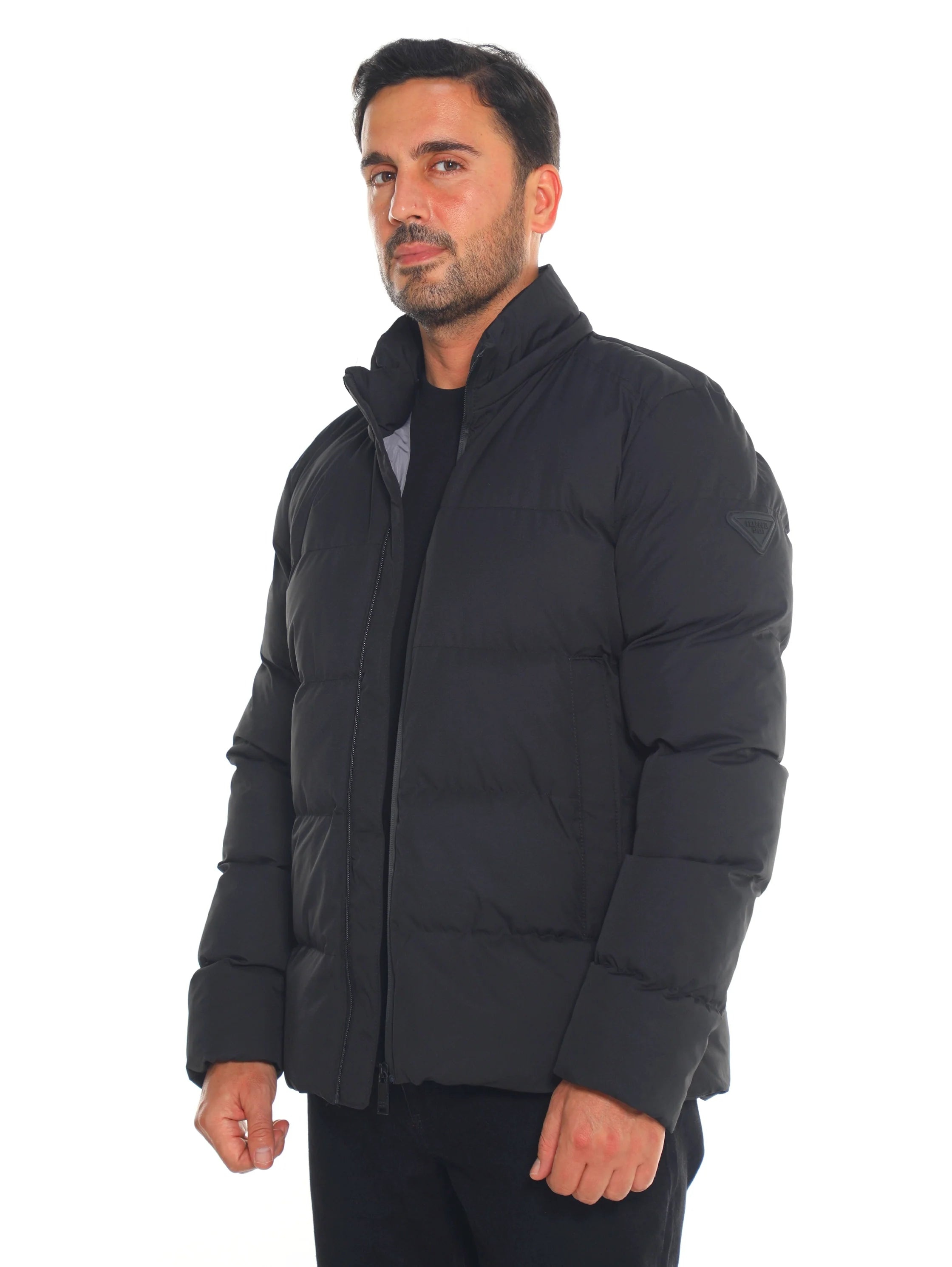 Deep Black Puffer Warme Jacket With Attached Hood
