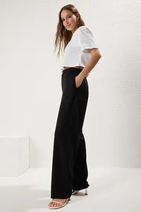 Trendyol Black Straight Pant With Back Elastic Waist
