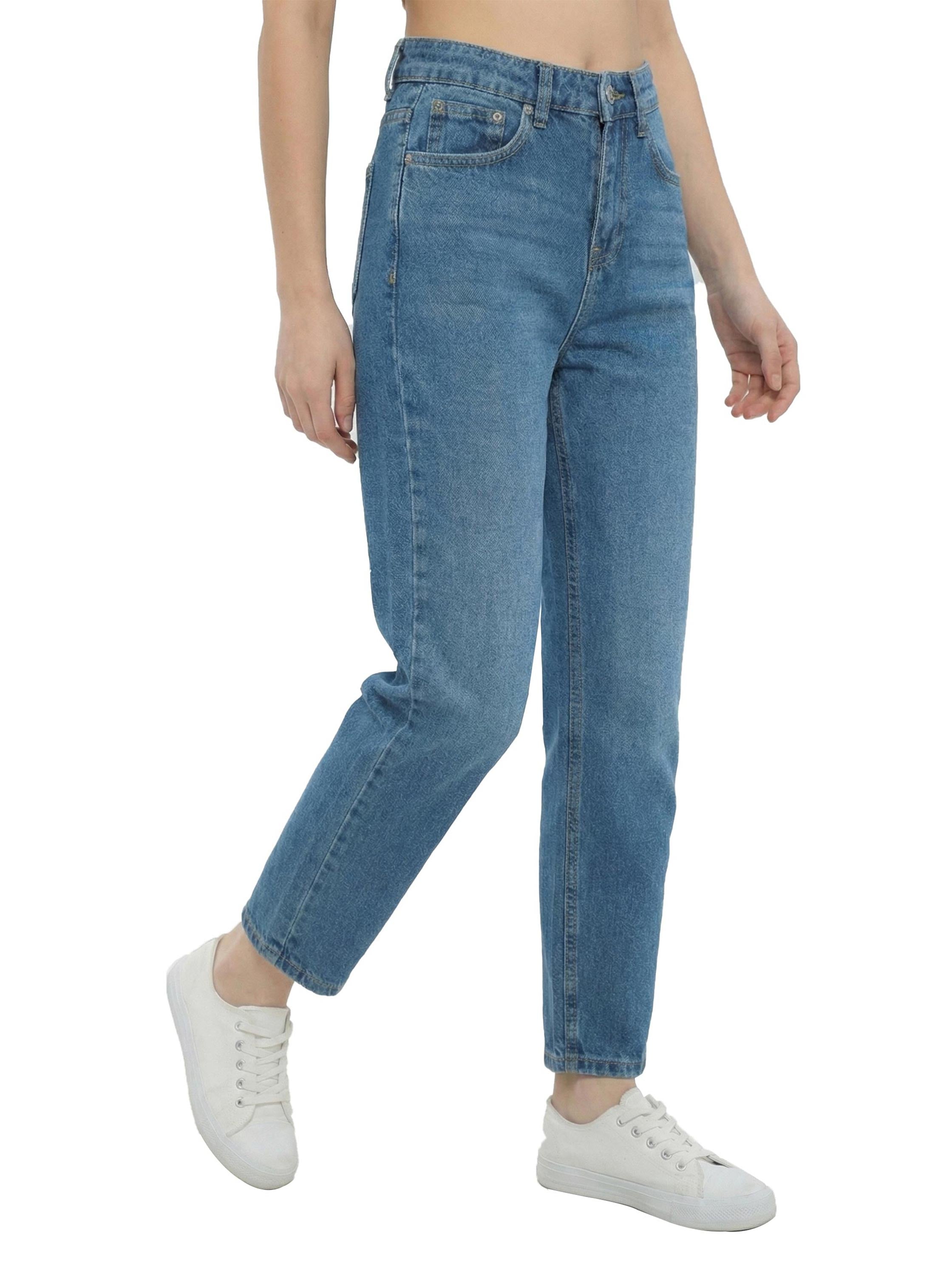 Light Blue Mom Fit Jeans Five Pockets Design