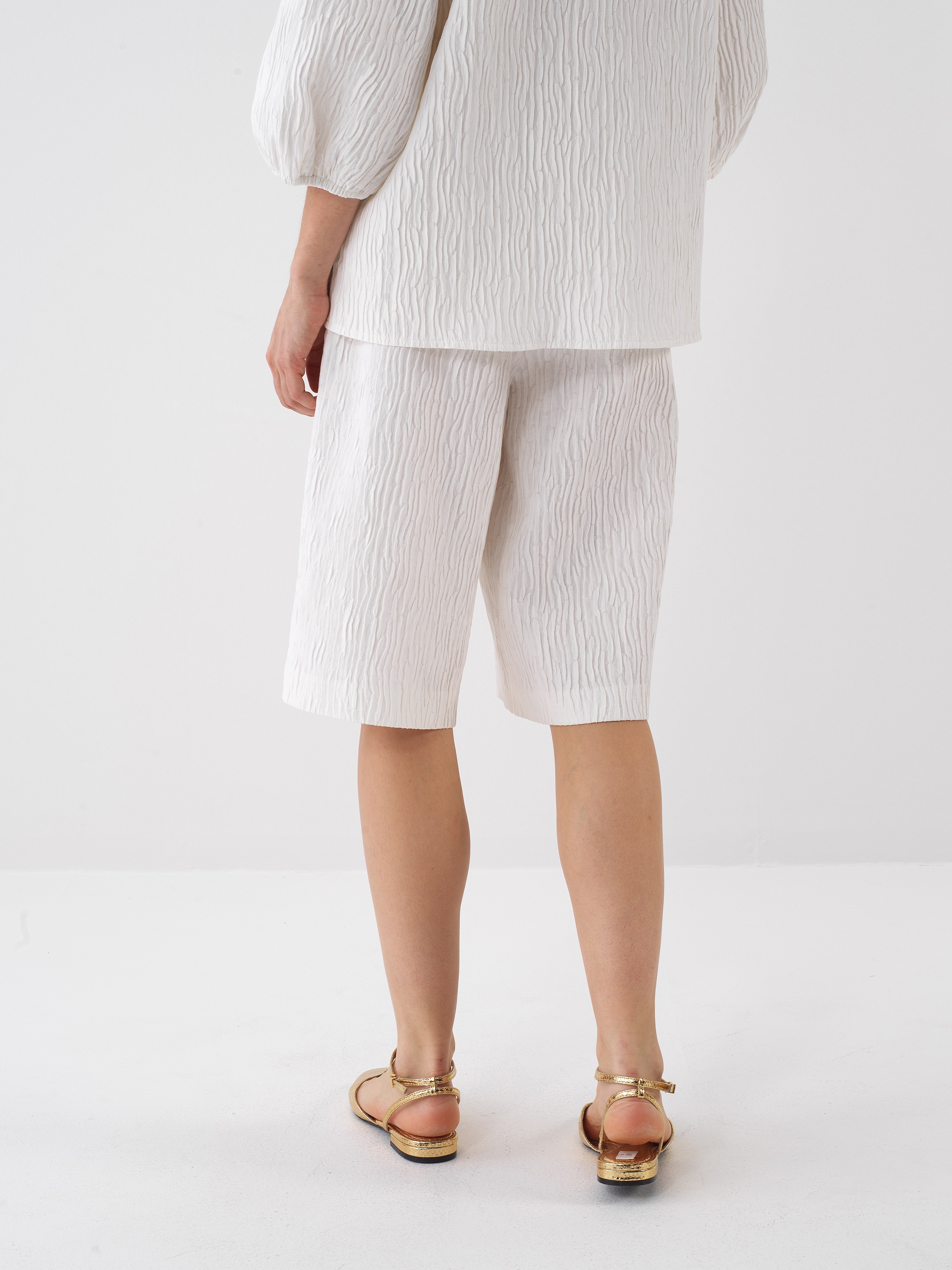 Xint Oversized Off White Cotton Short