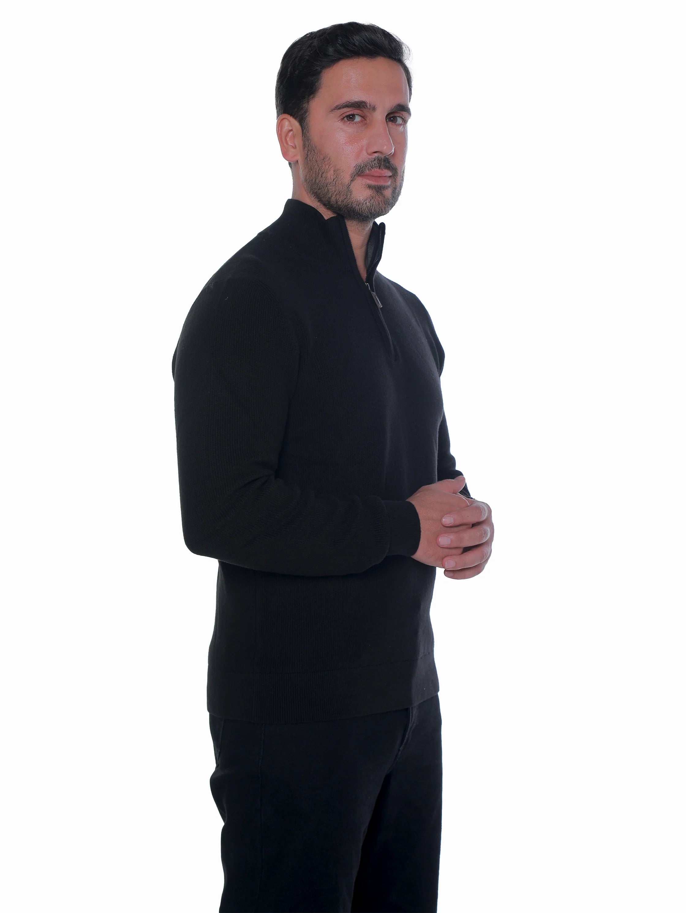 Long Sleeved Black Pullover With Thin Ribbed Design