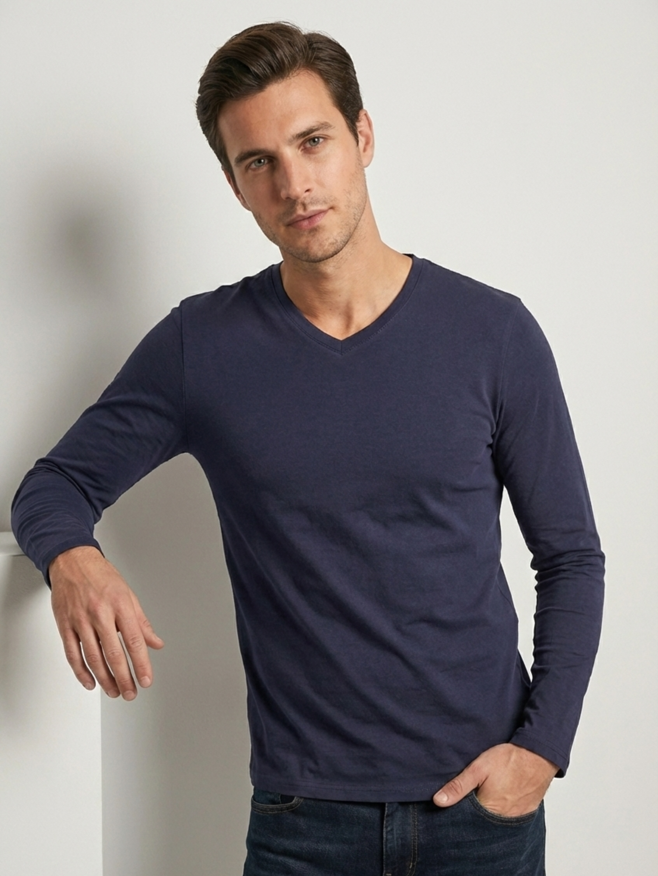 Jack Dapper Long Sleeved Navy Basic V-Neck