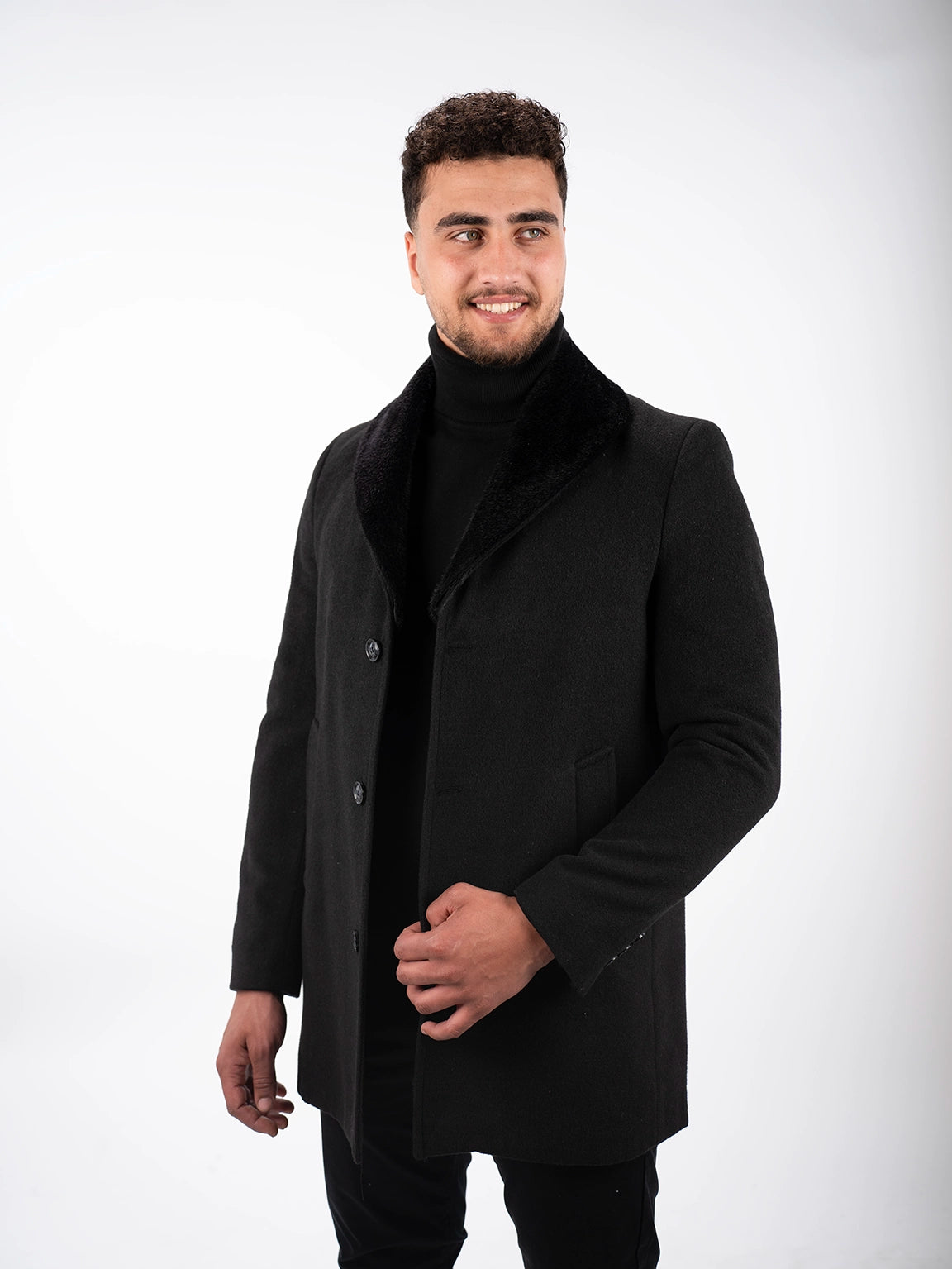 Classic Black Coat With Fure Collar