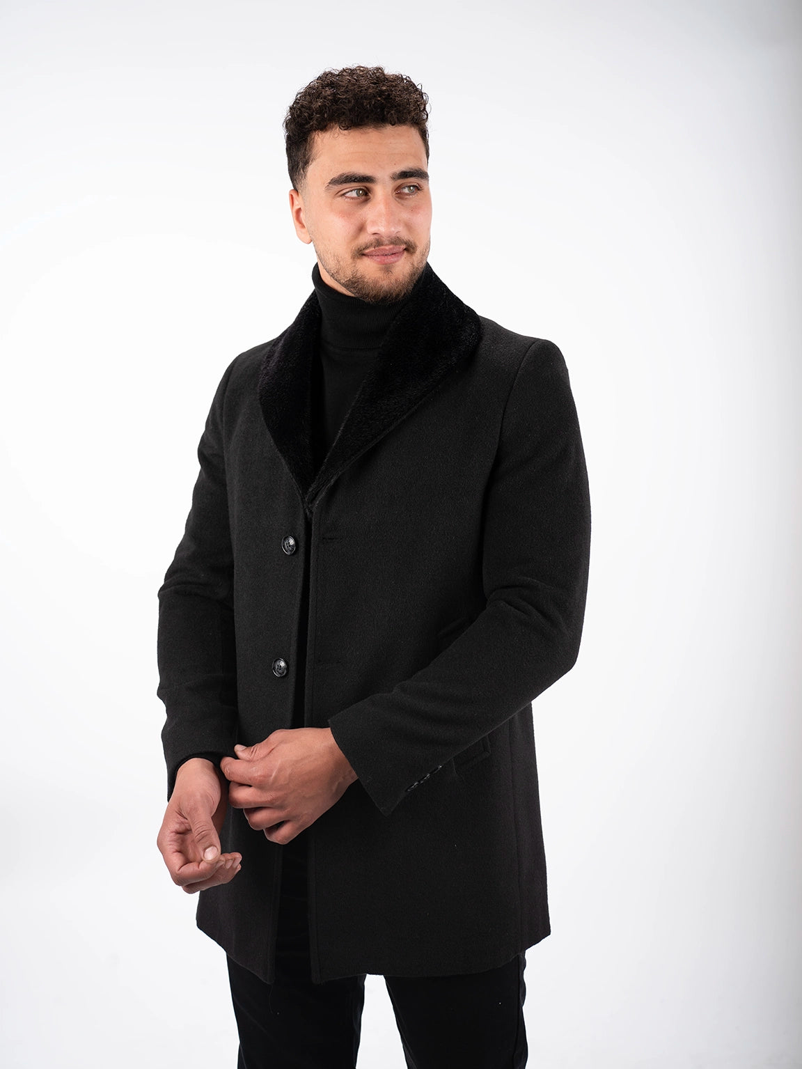 Classic Black Coat With Fure Collar