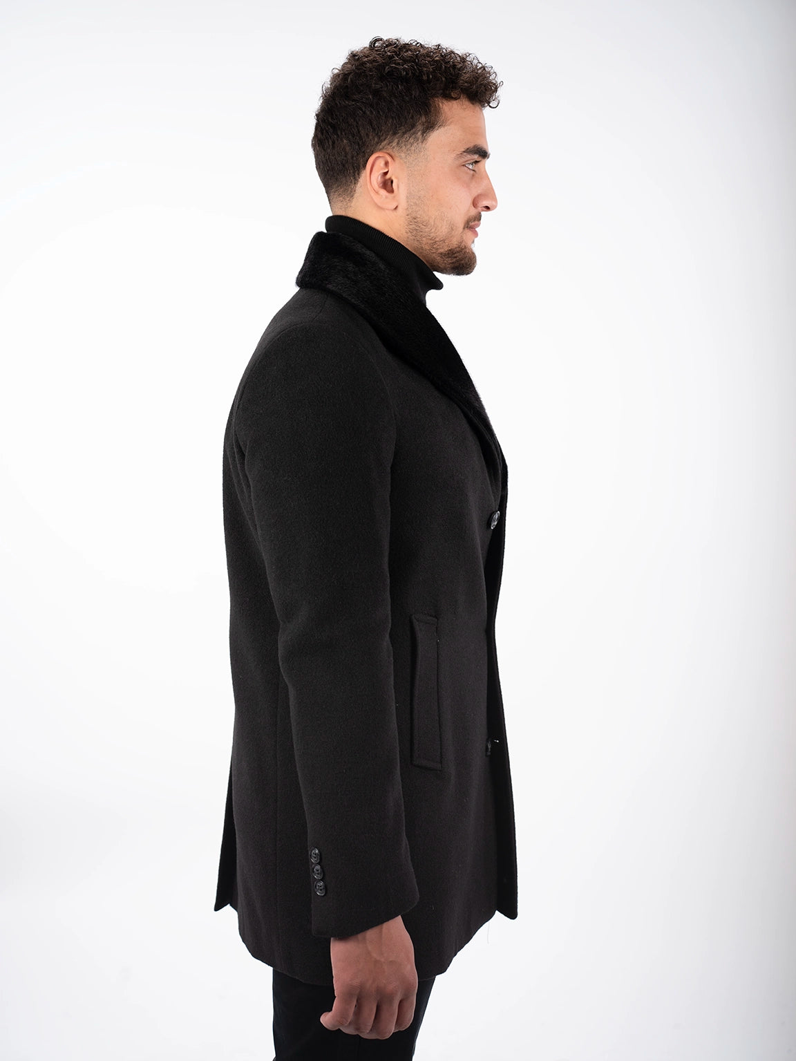 Classic Black Coat With Fure Collar