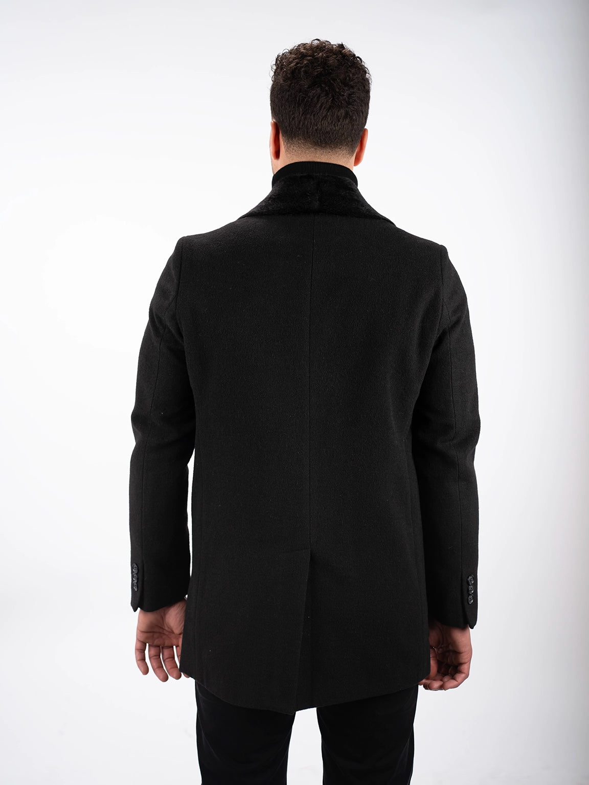 Classic Black Coat With Fure Collar