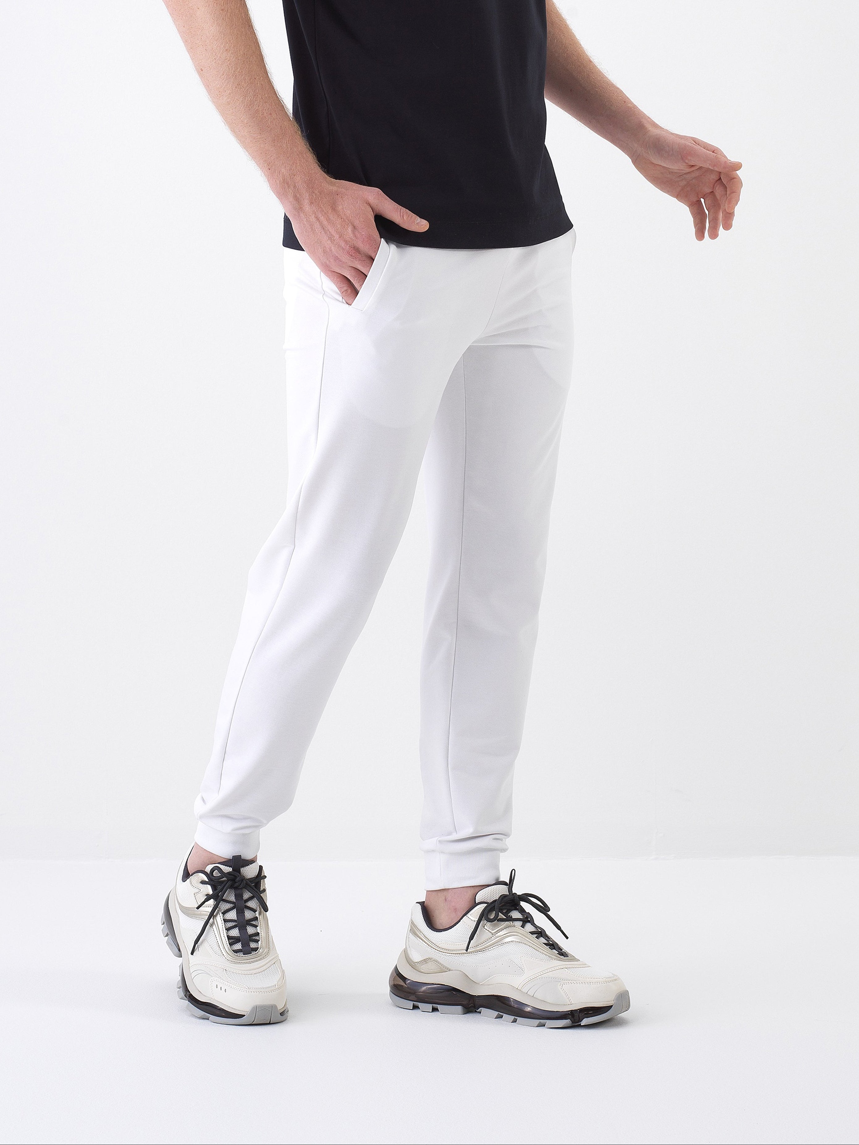 Xint White Cotton Jogging With Logo