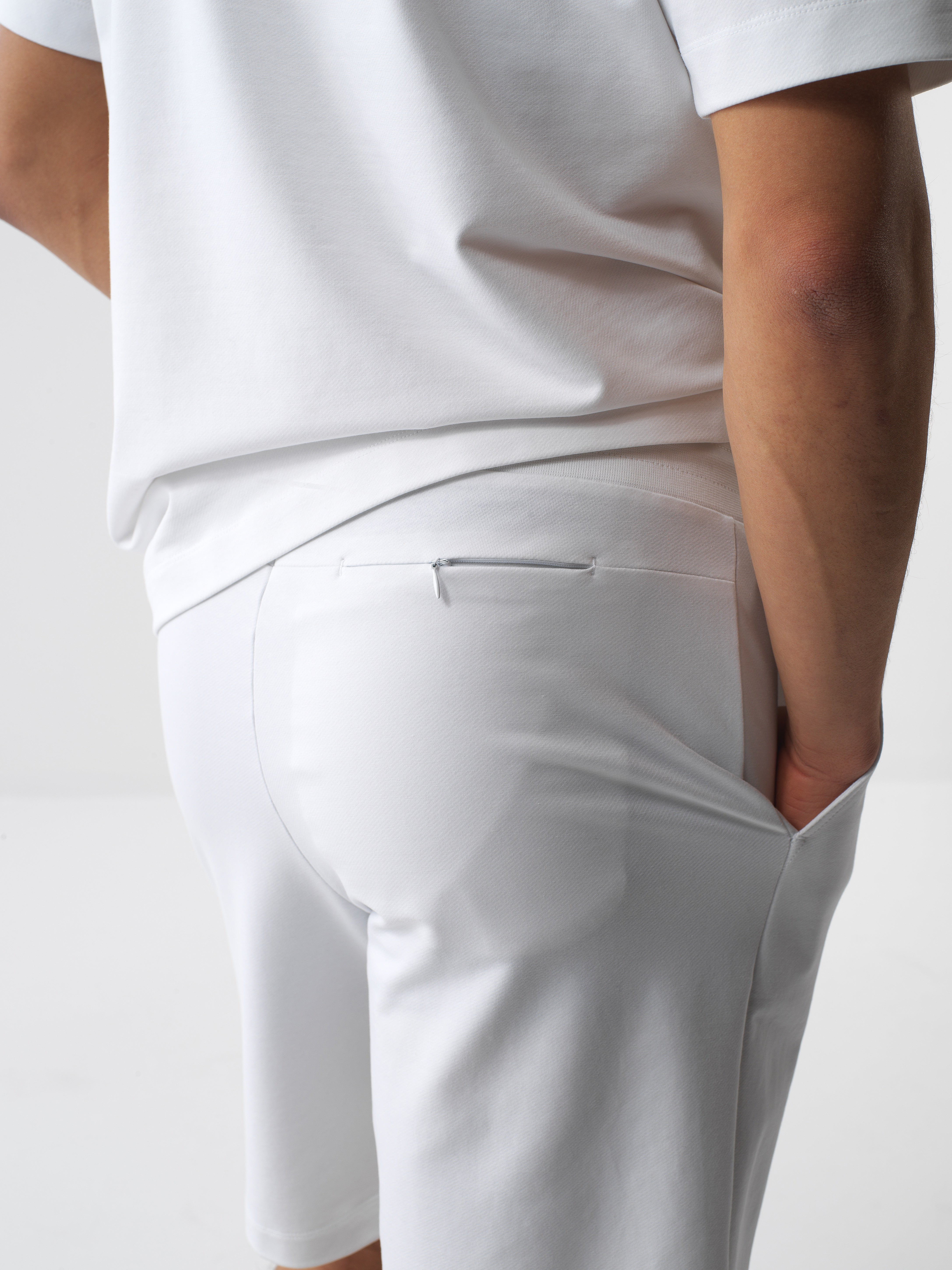 Xint White Short With Elastic Waist