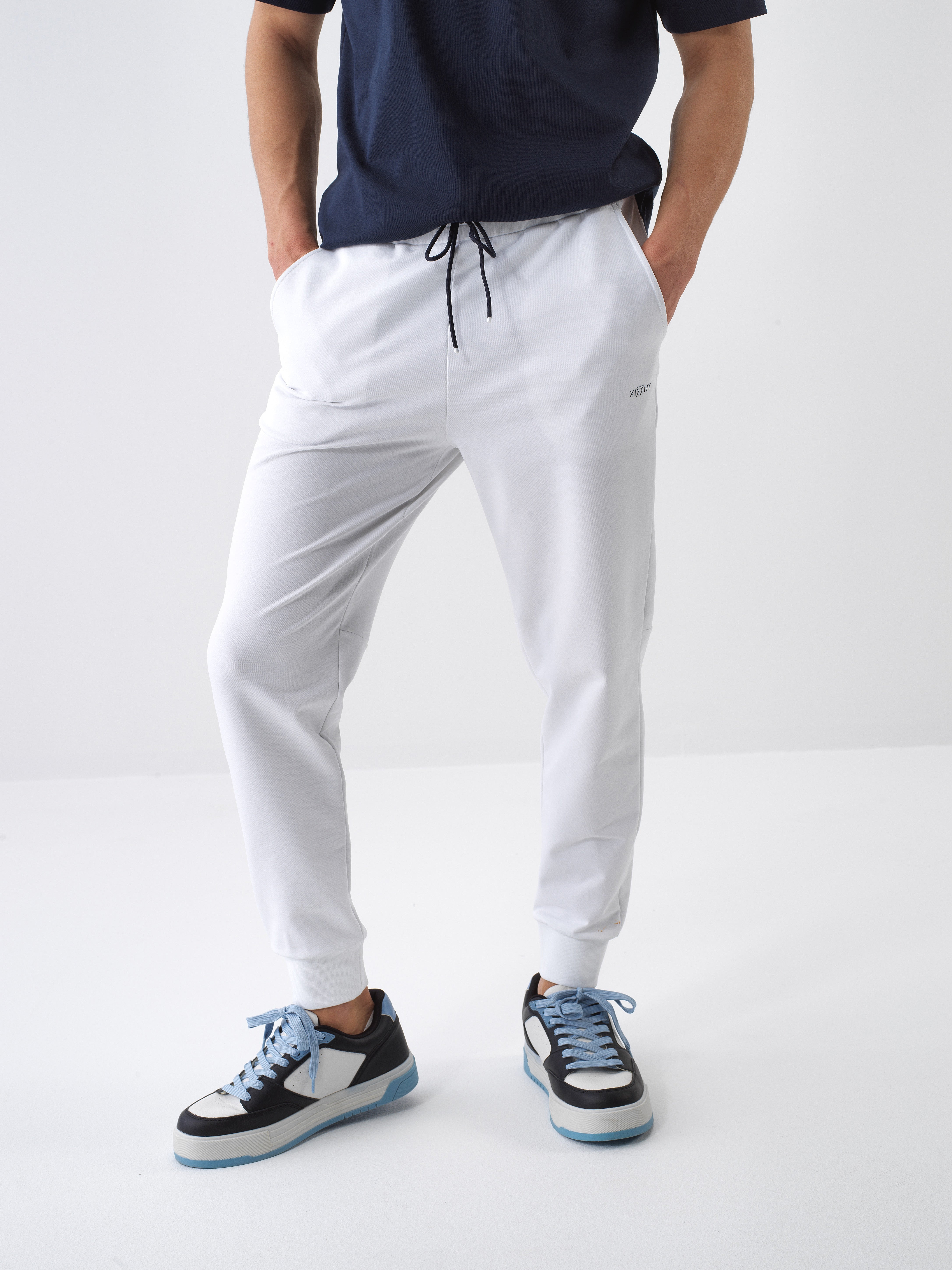 Xint White Jogging With Elastic Waist