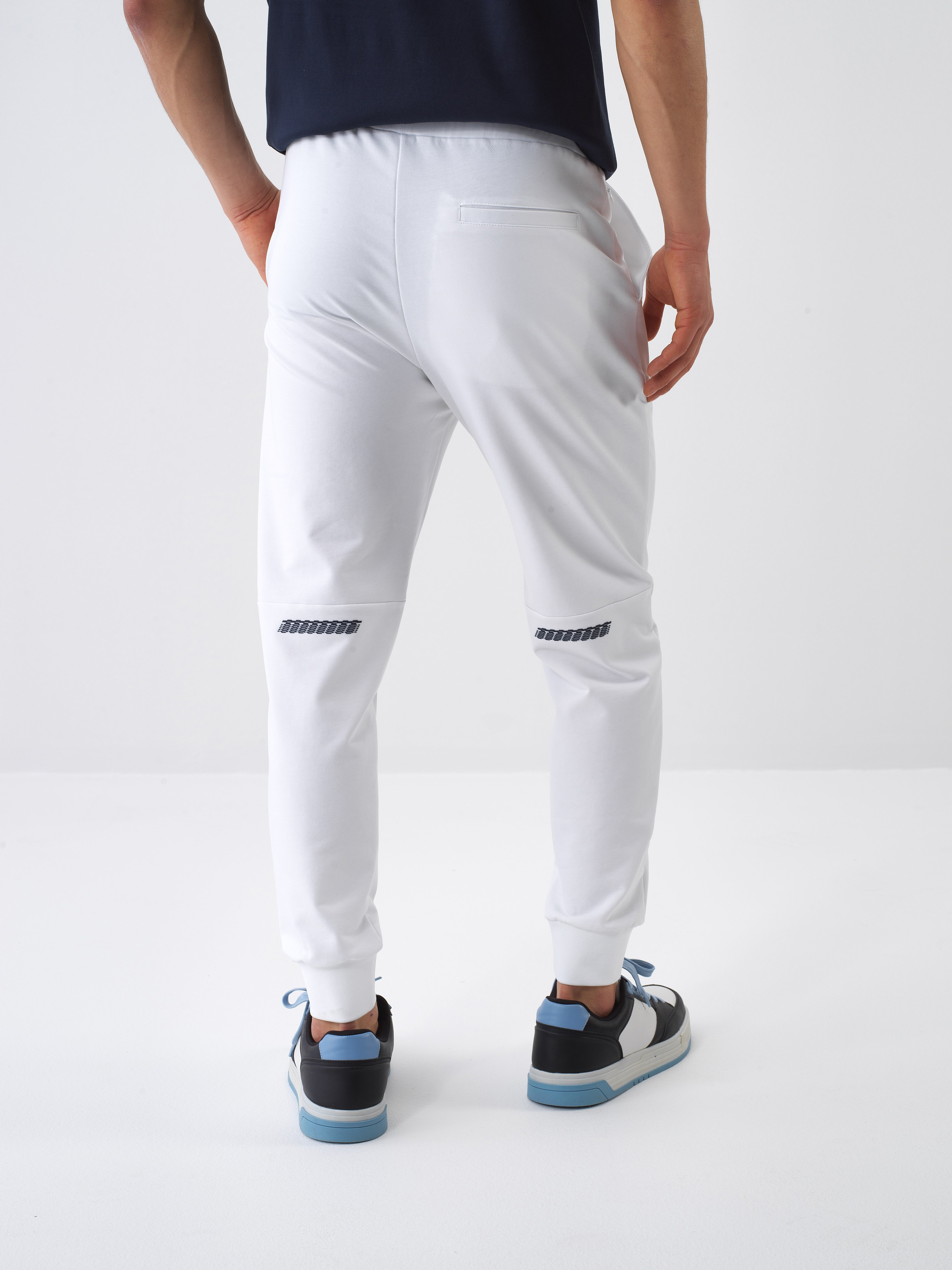 Xint White Jogging With Elastic Waist