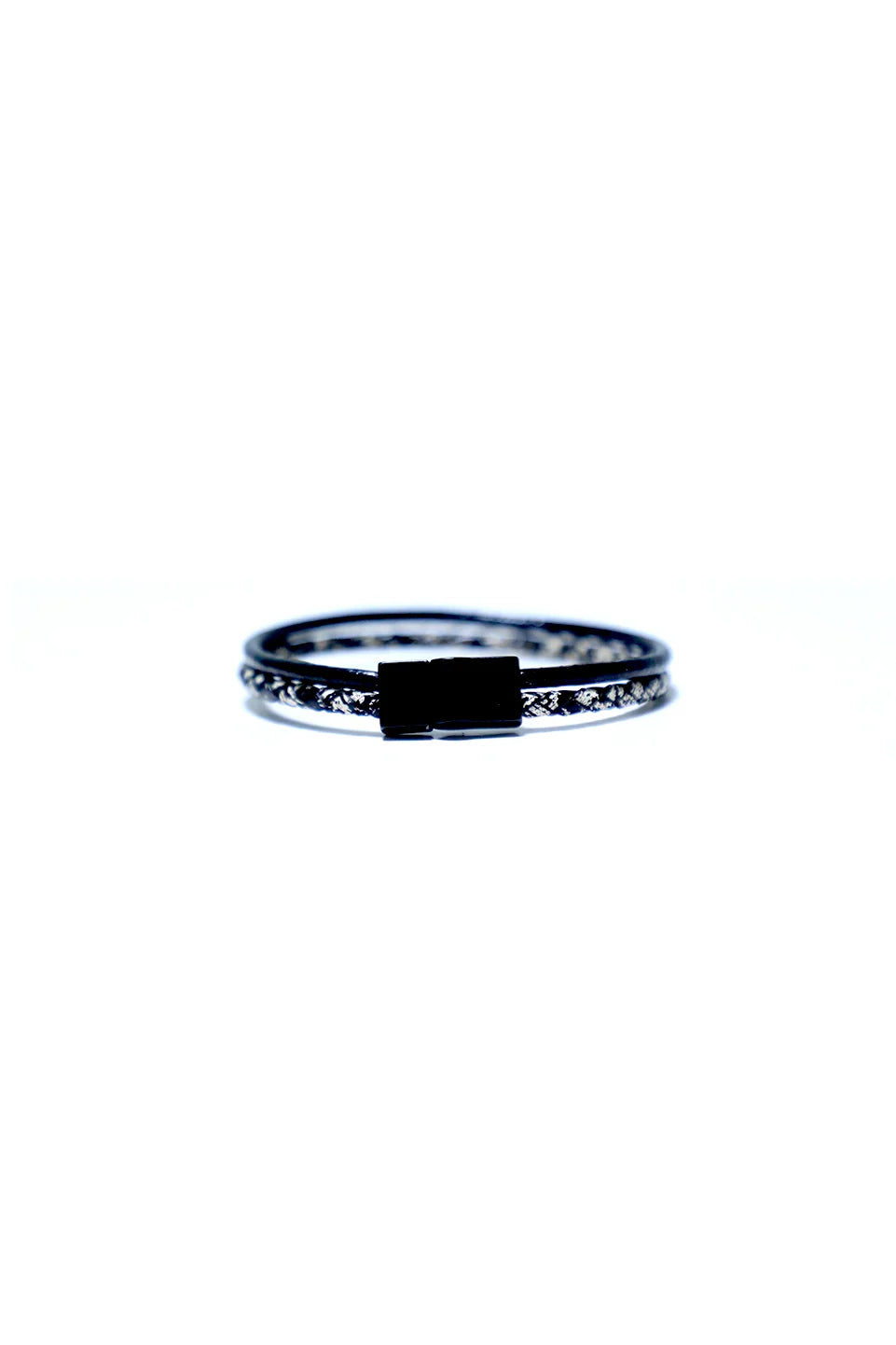 Bracelet With Magnetic Clasp For Easy Closure