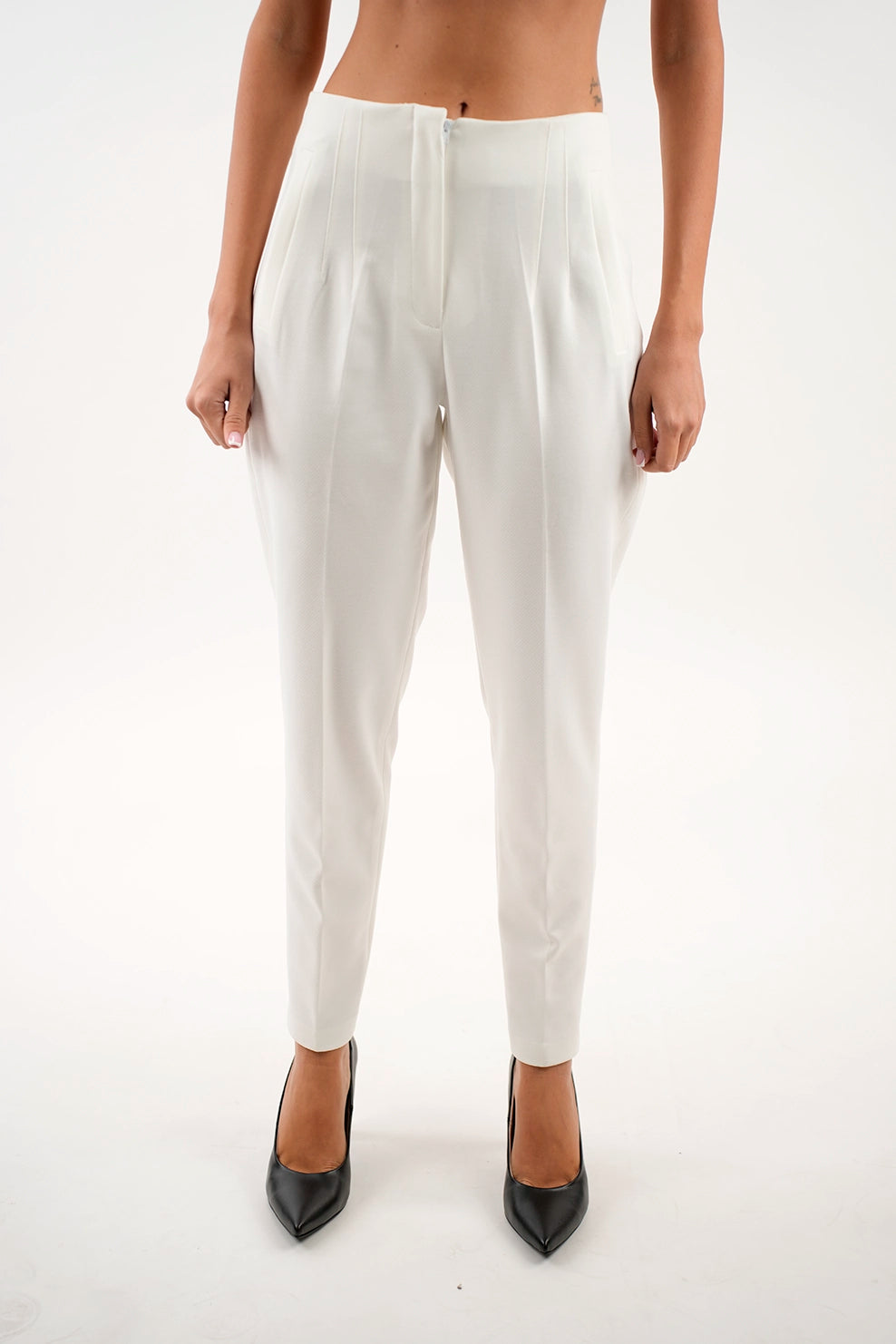 Off White Classy Pant With Zipper To Close